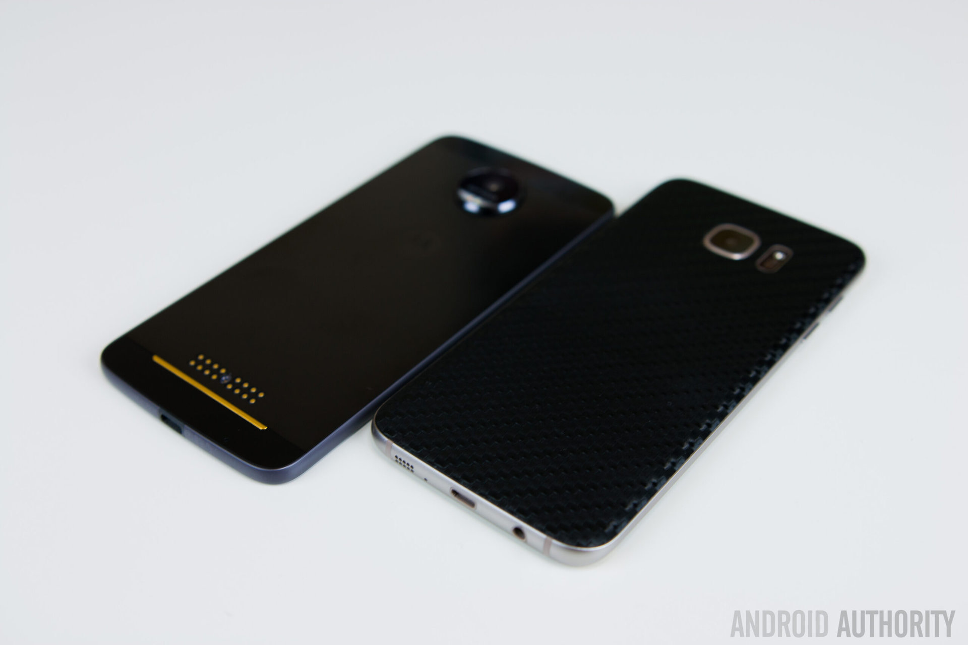 Motorola Moto Z vs Samsung Galaxy S7 Edge-6