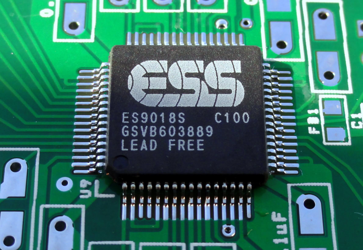 Photo of ESS 9018 DAC from the LG V10