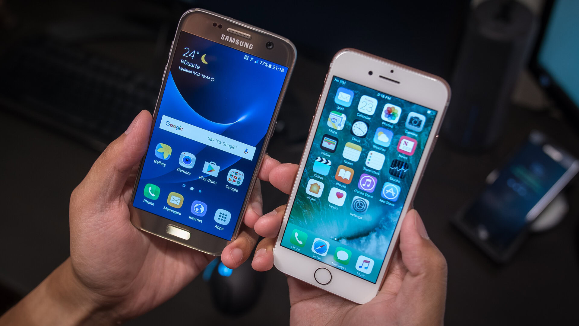 Что лучше самсунг или айфон 13. Samsung Galaxy s7 vs. Самсунг айфон 7. Samsung Galaxy s7 iphone 7. Iphone 7 vs Samsung Galaxy 7.