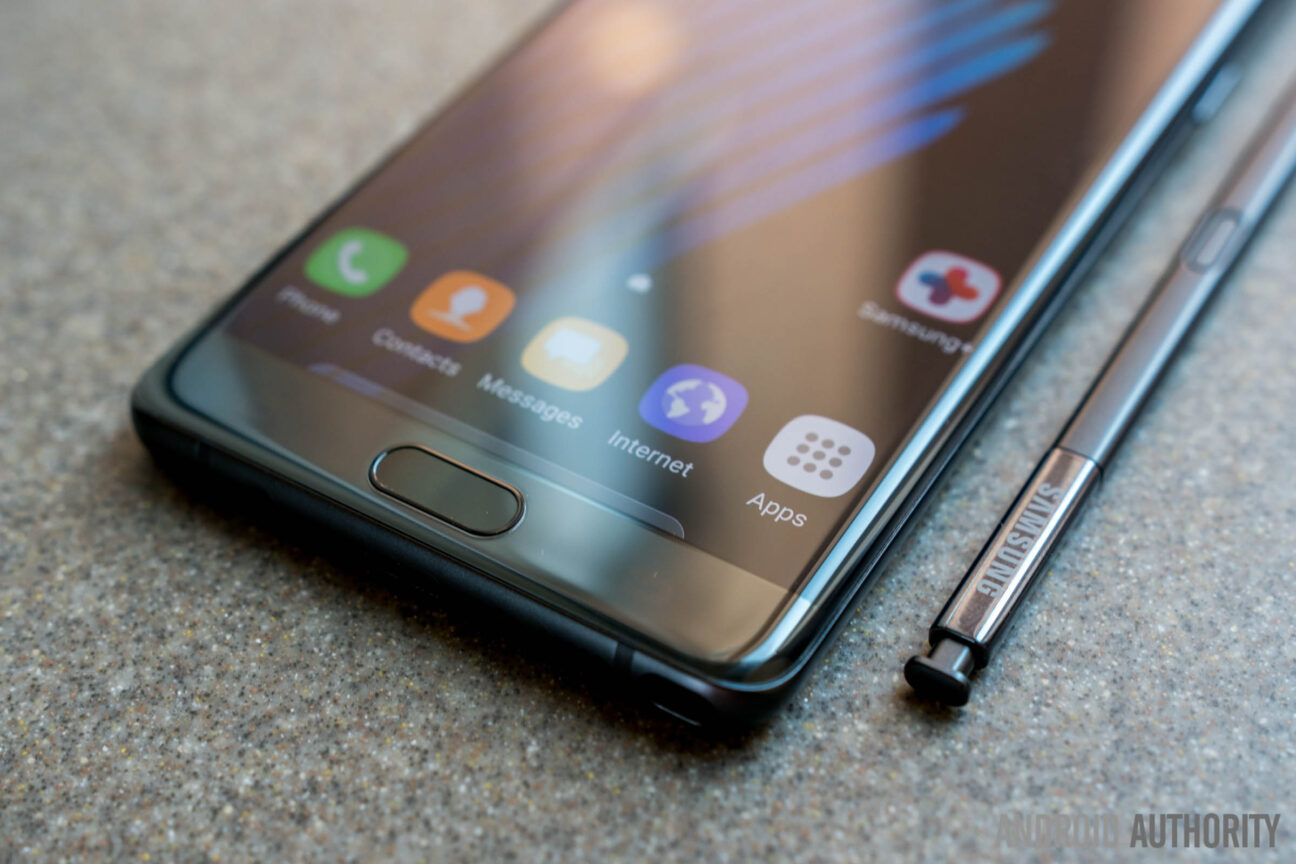 Is it worth waiting for the Samsung Galaxy Note 8?