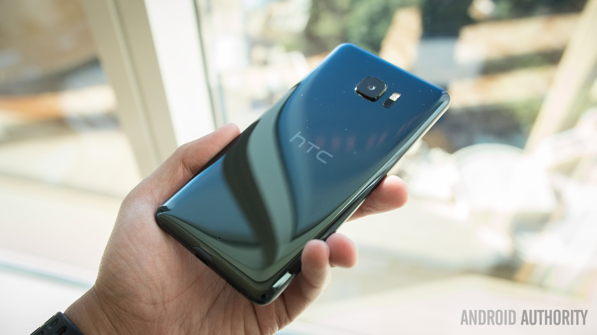 HTC U Ultra pictures, official photos