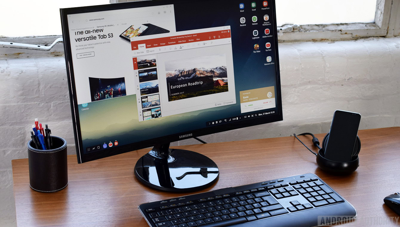 Samsung DeX smartphone desktop with Samsung Galaxy S8