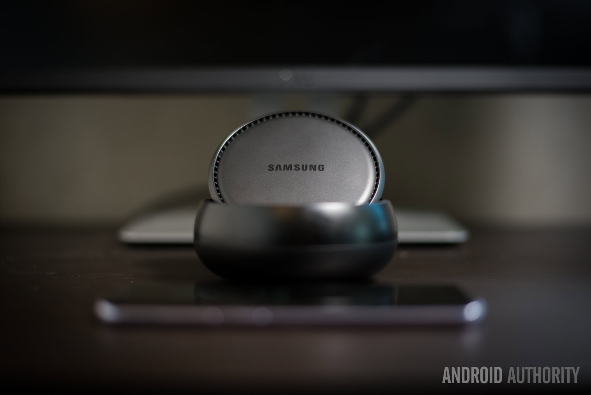 A Samsung DeX dock.