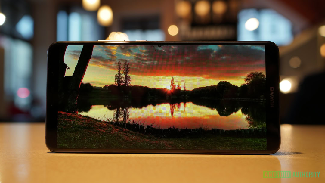 HUAWEI Mate 10 Pro HDR10 display