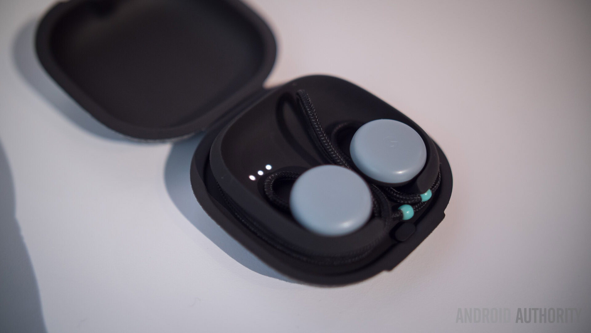 google-pixel-buds-first-look-aa-1-of-8.jpg