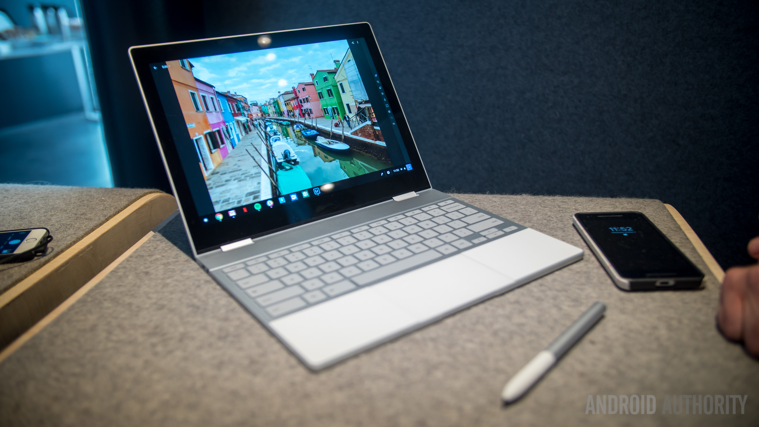 An image of the Google PIxelbook.