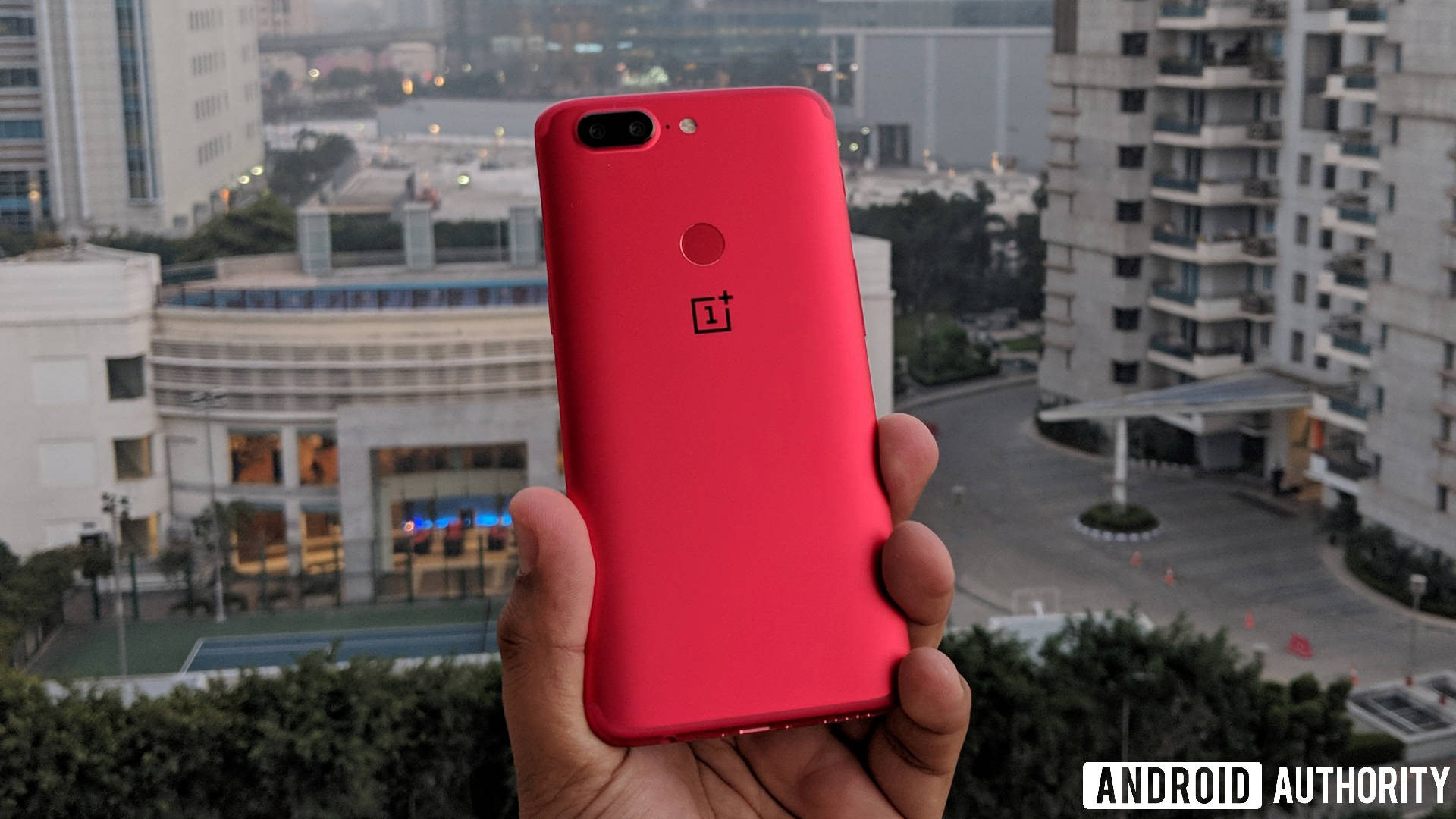 OnePlus 5T Lava Red comes North America and Europe (Update: video) - Authority