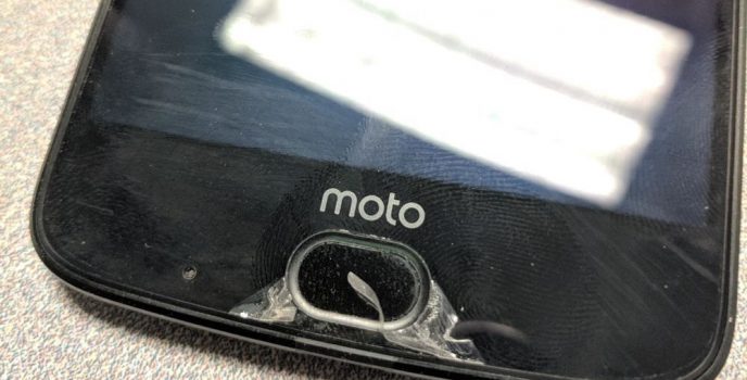 moto z2 force screen peeling