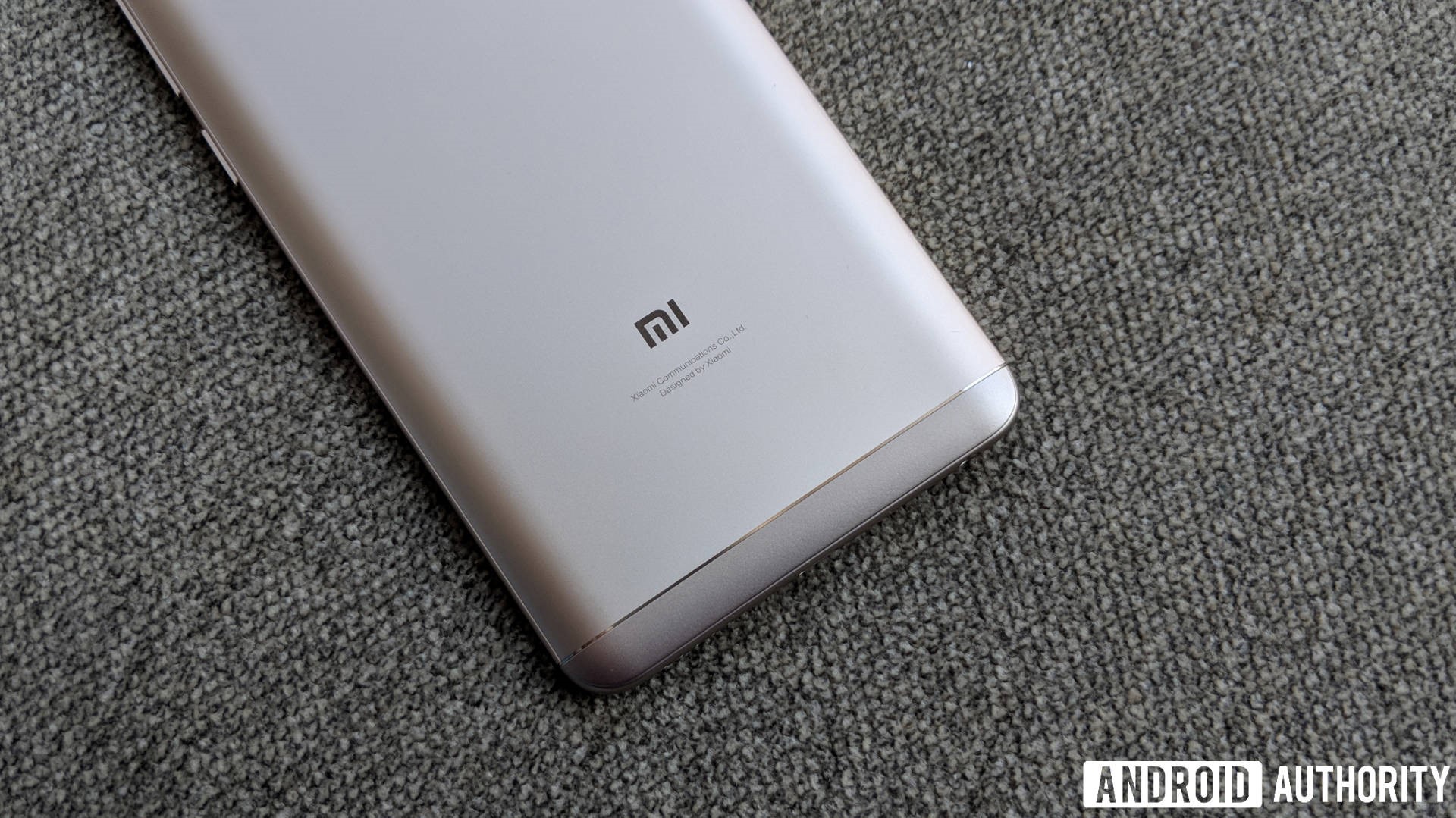 The Xiaomi logo on the back of the Redmi Note 5 Pro.