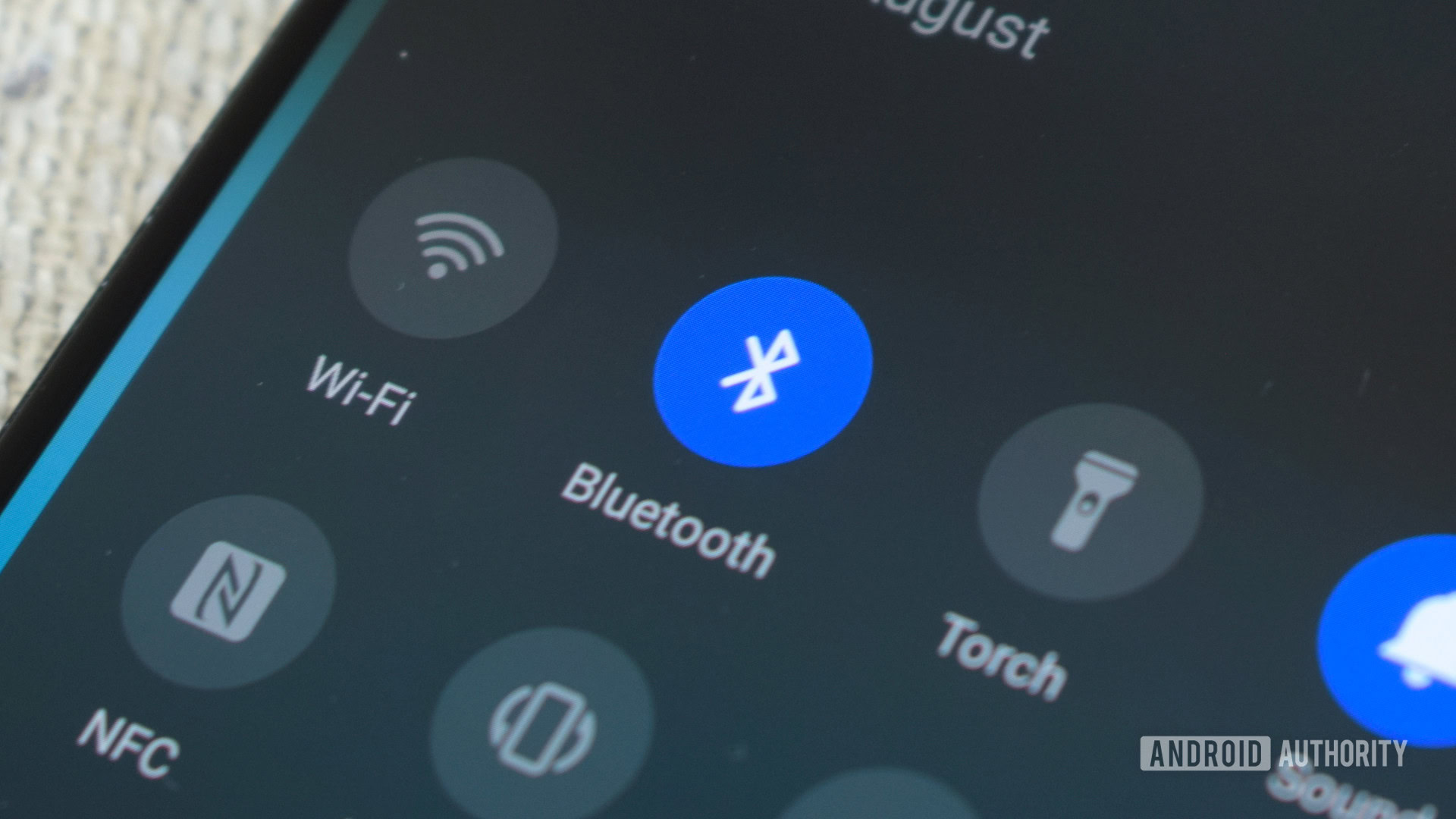 Значок Bluetooth в меню настроек смартфона