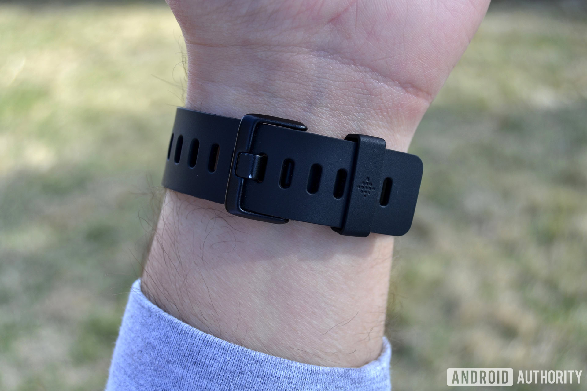 fitbit versa review - fitbit versa watch band