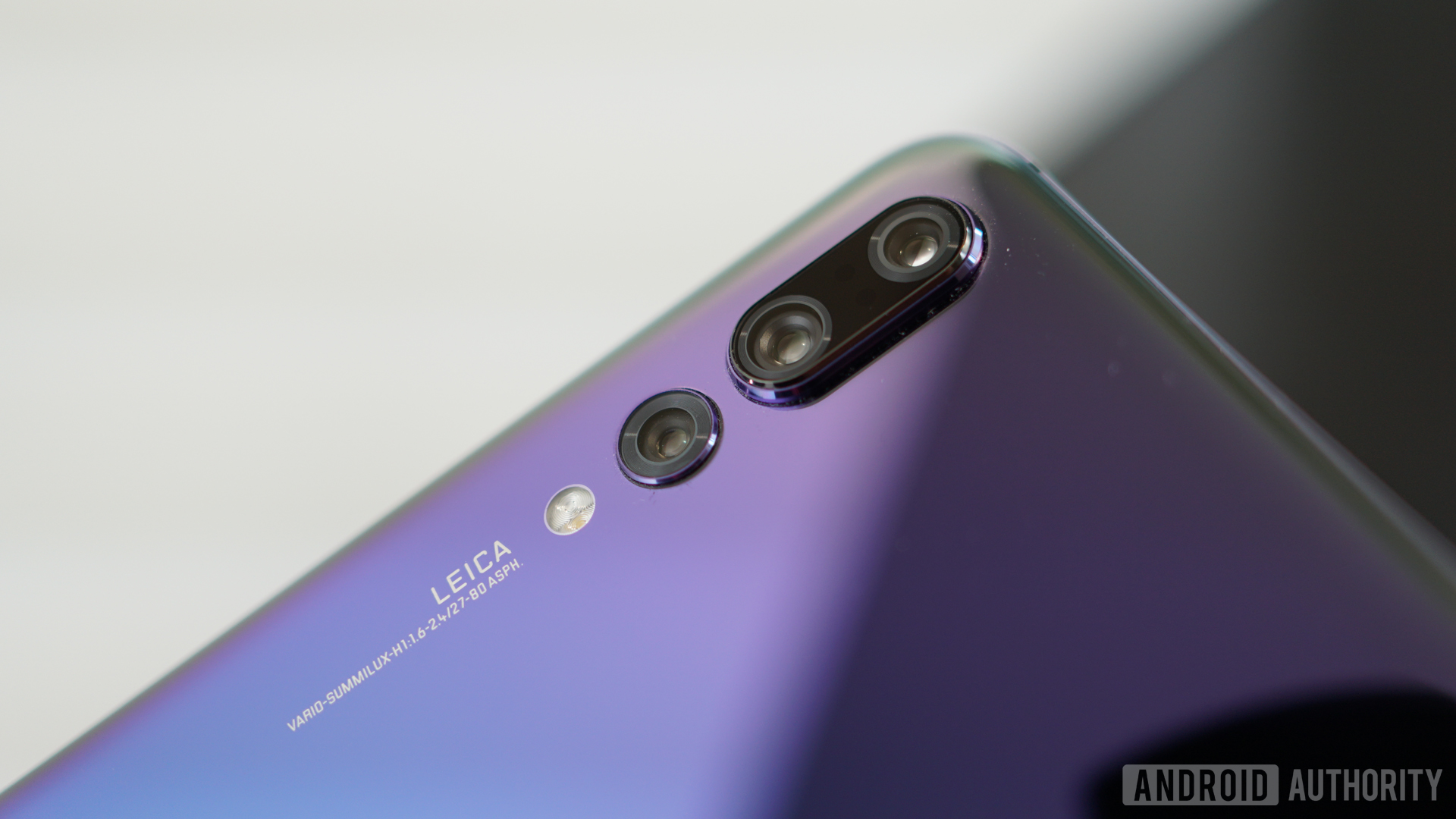 Huawei's flagships use super resolution to deliver better zoomed shots.