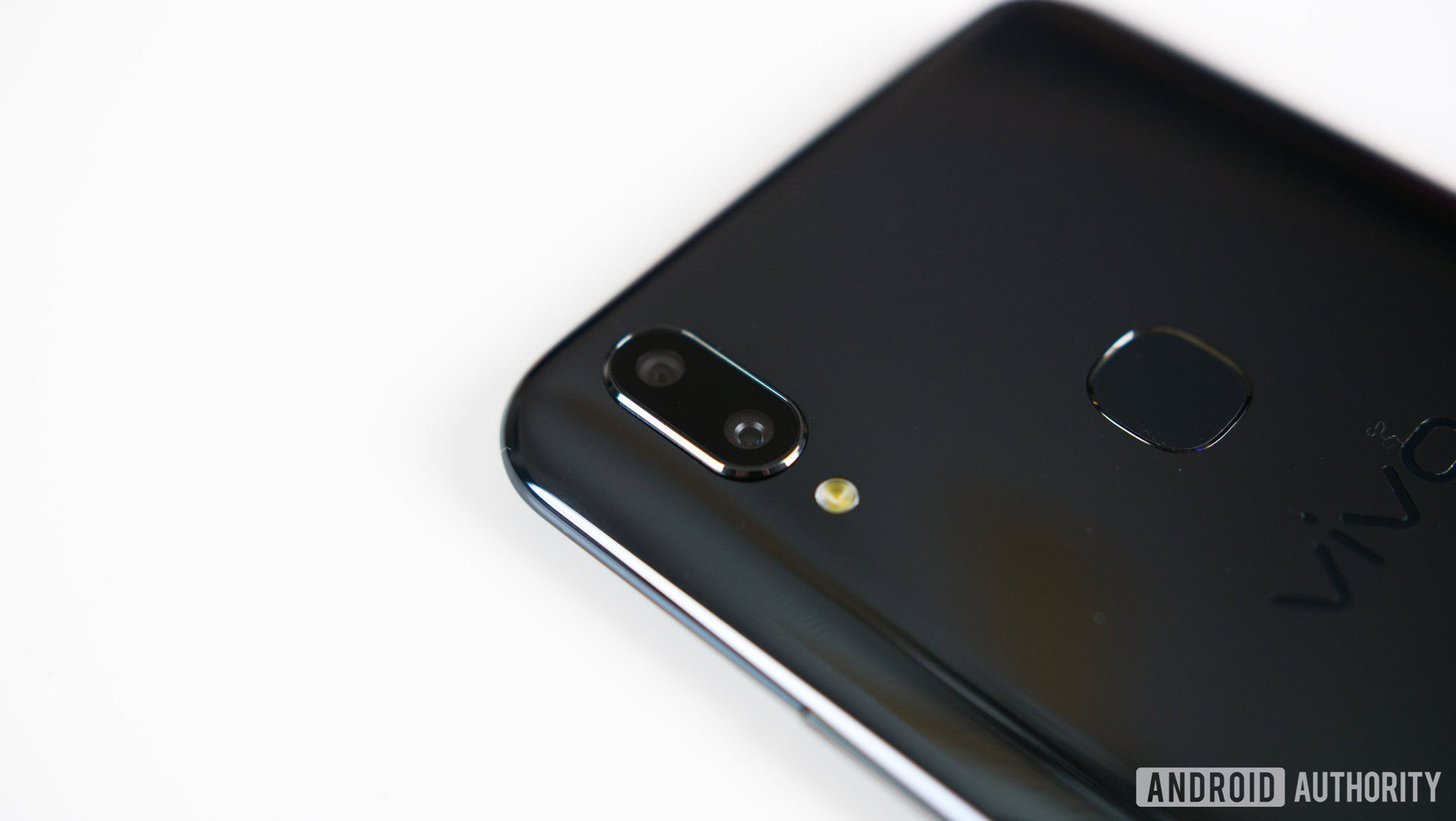 vivo V9 camera fingerprint scanner