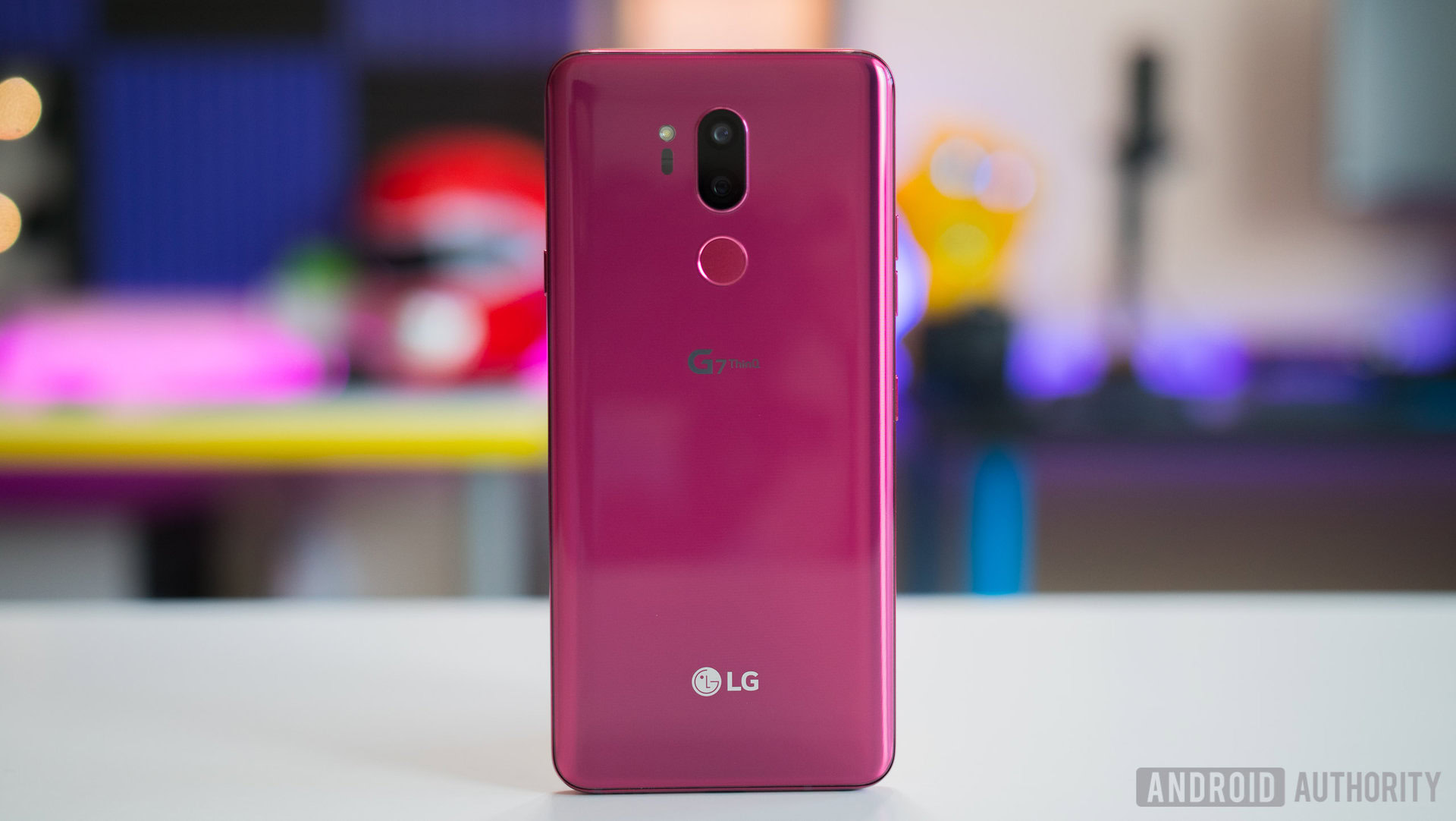 LG G7 ThinQ back side camera flash logo