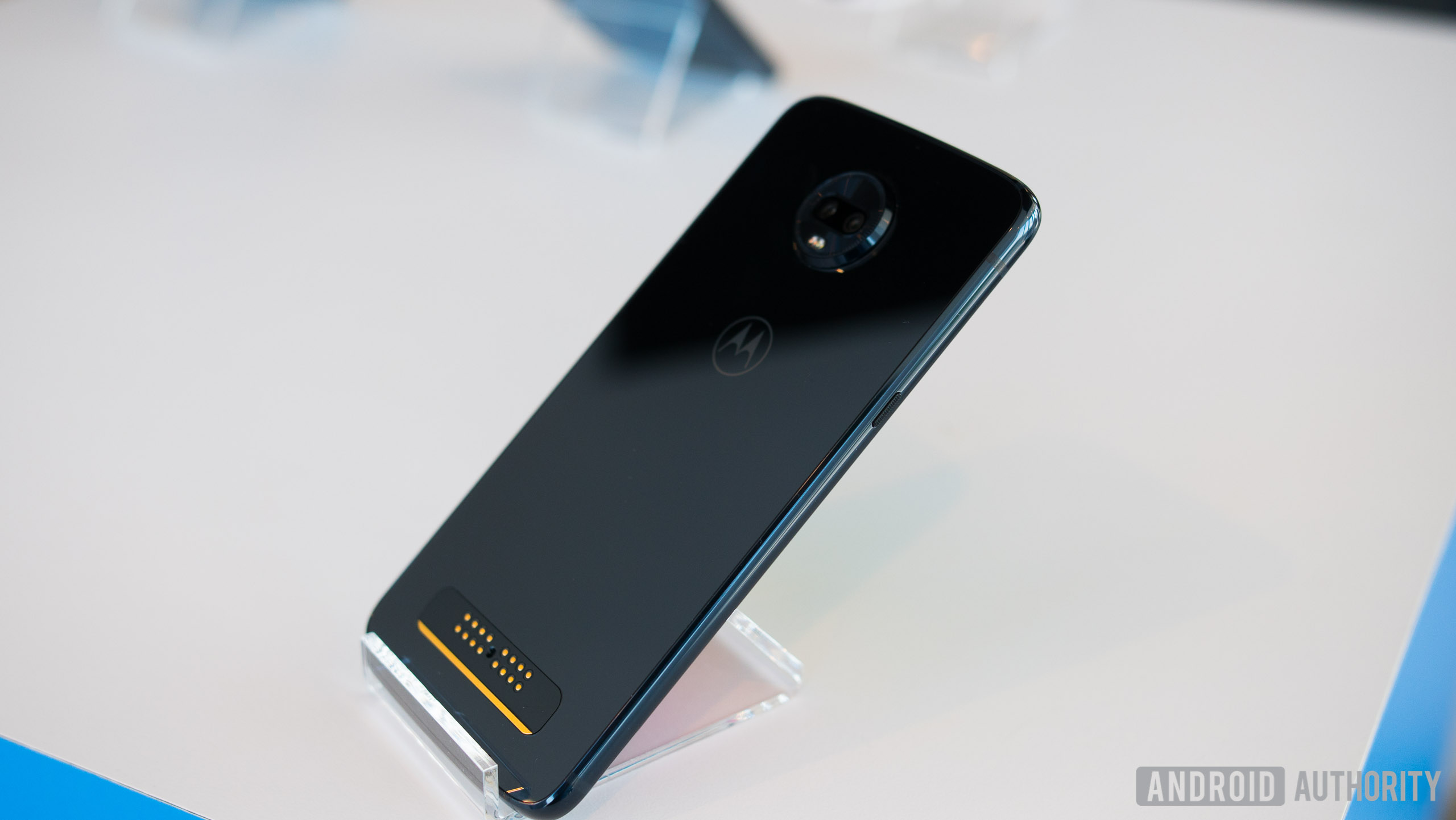 the back of the motorola moto z3 play showing moto mod pins