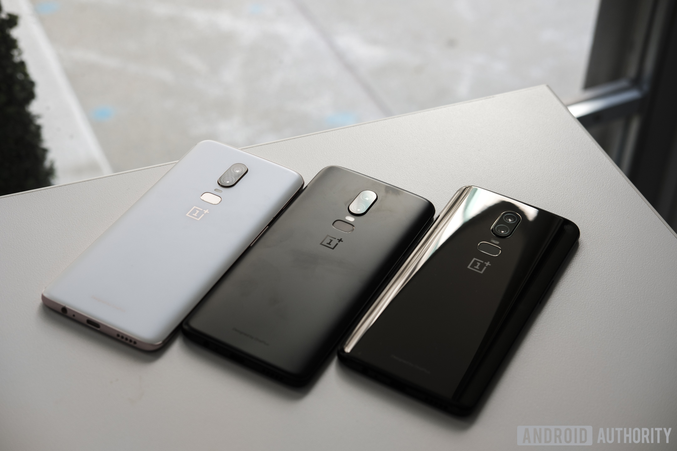 OnePlus 6 color variants midnight black, silk white and black