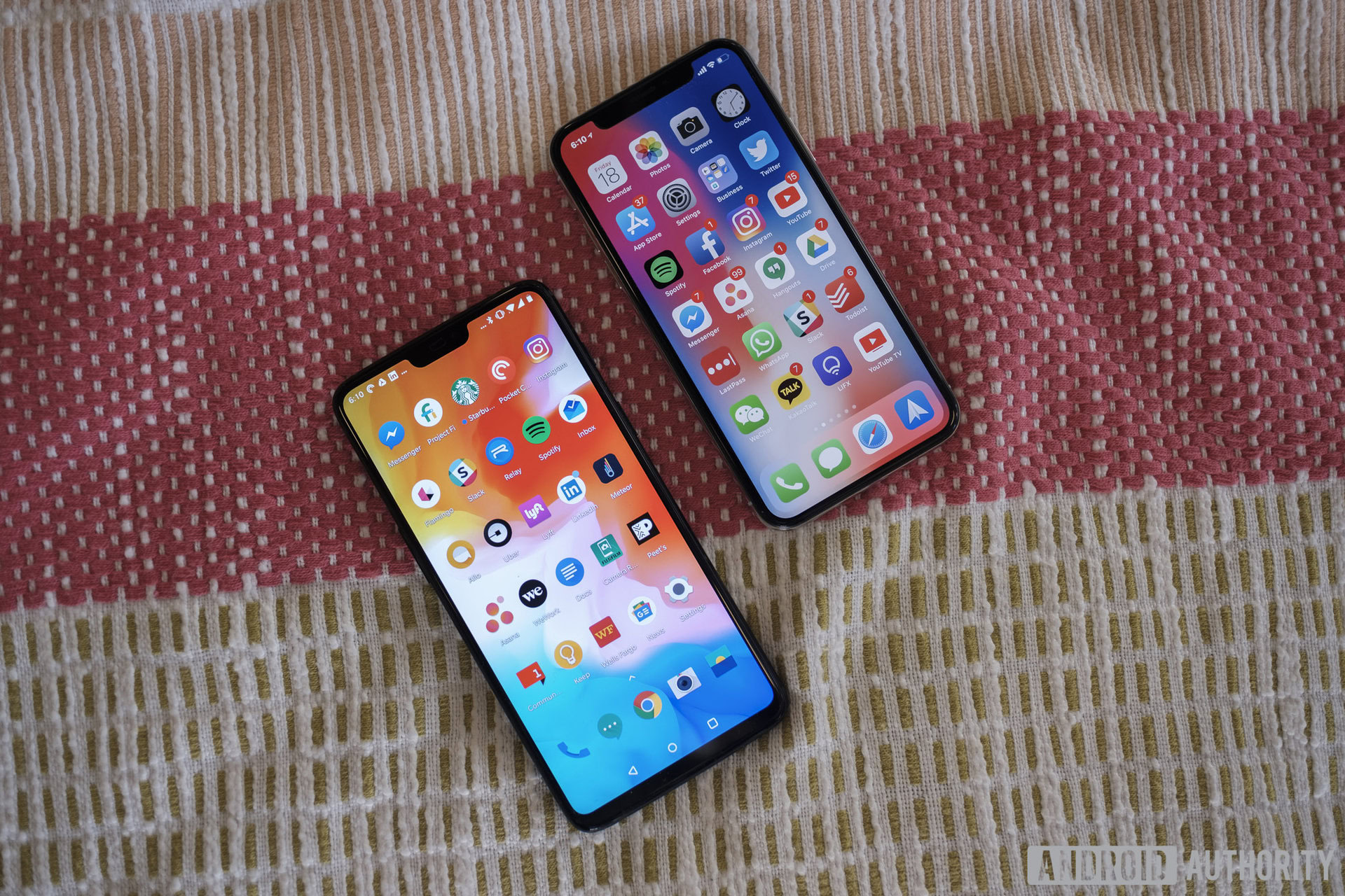 OnePlus 6 vs iPhone X displays