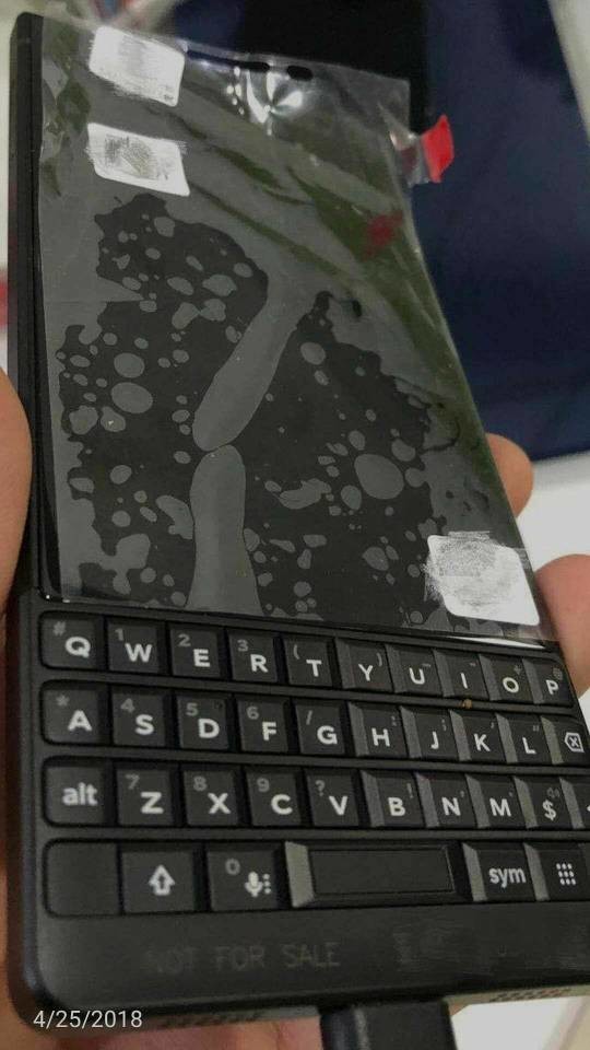 blackberry key2 leak