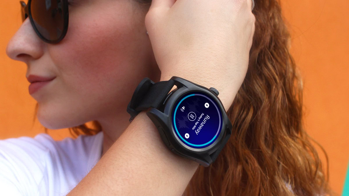 The BLU X Link smartwatch.