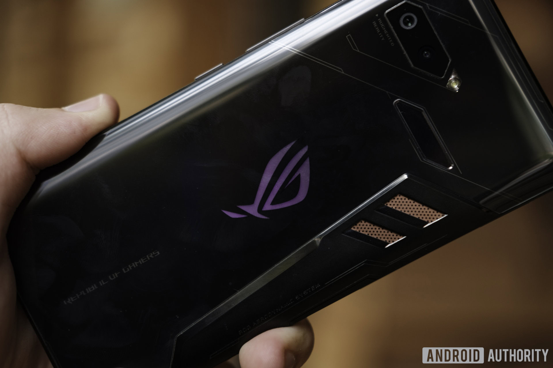 ASUS ROG Phone UK availability will begin on December 14, 2018
