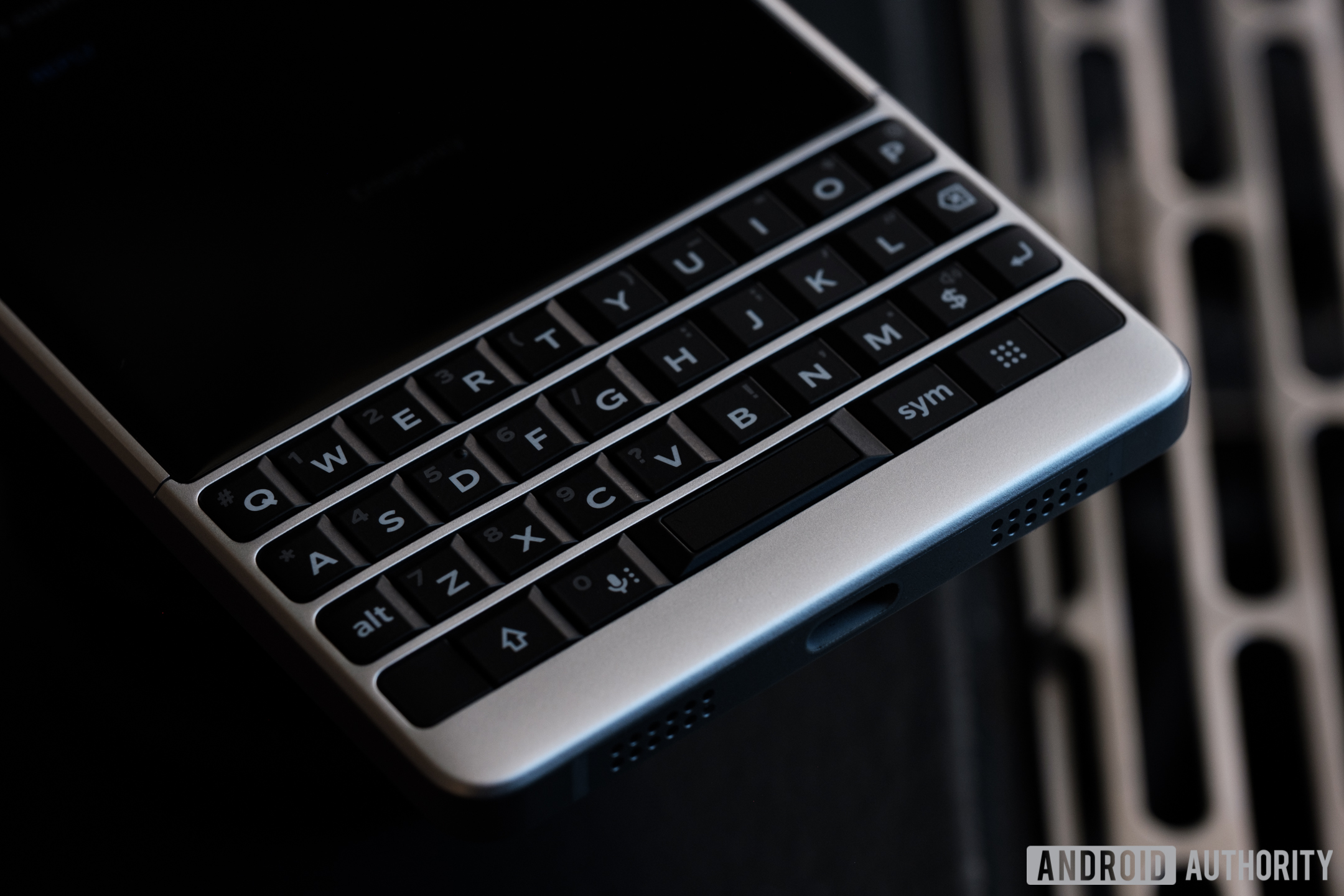blackberry key2 review keyboard fingerprint sensor