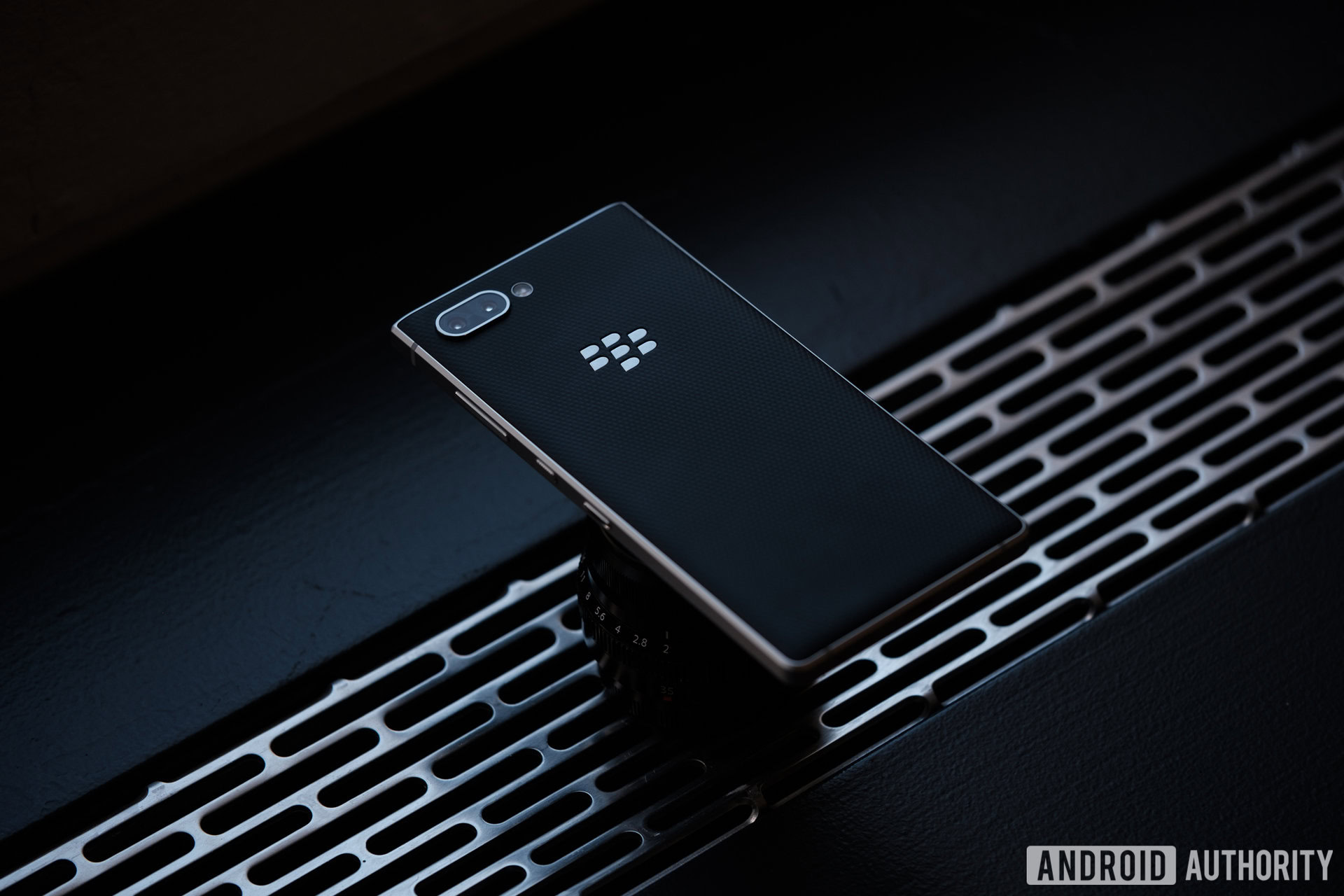 blackberry key2 review back rear cameras