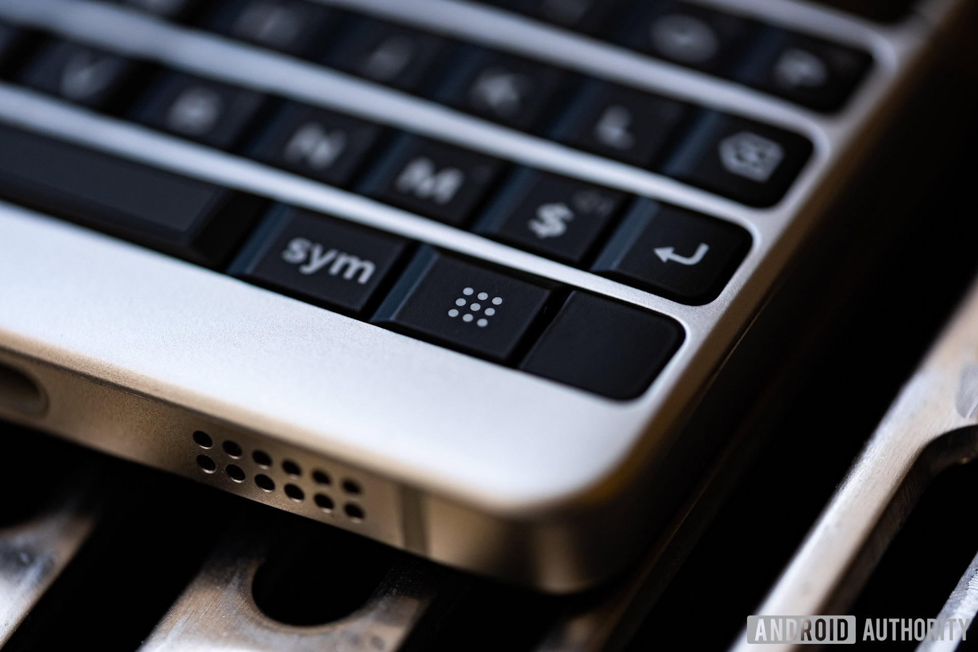 blackberry key2 review speed key