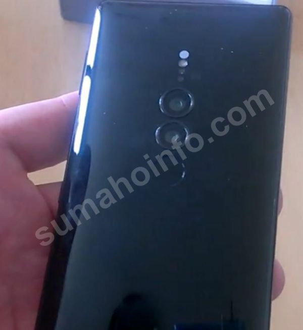 A blurry image of a device that is allegedly a Sony Xperia XZ3.