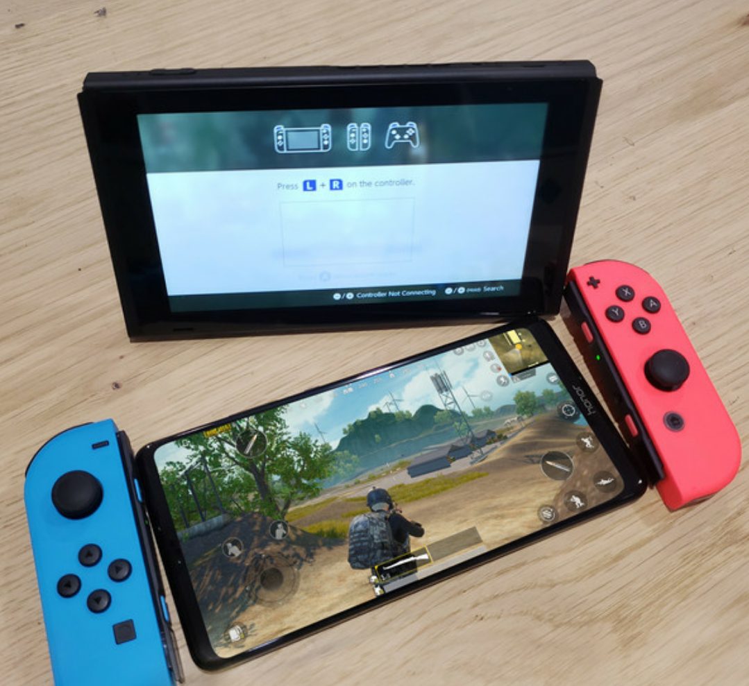 Honor Note 10 leak image next to Nintendo Switch
