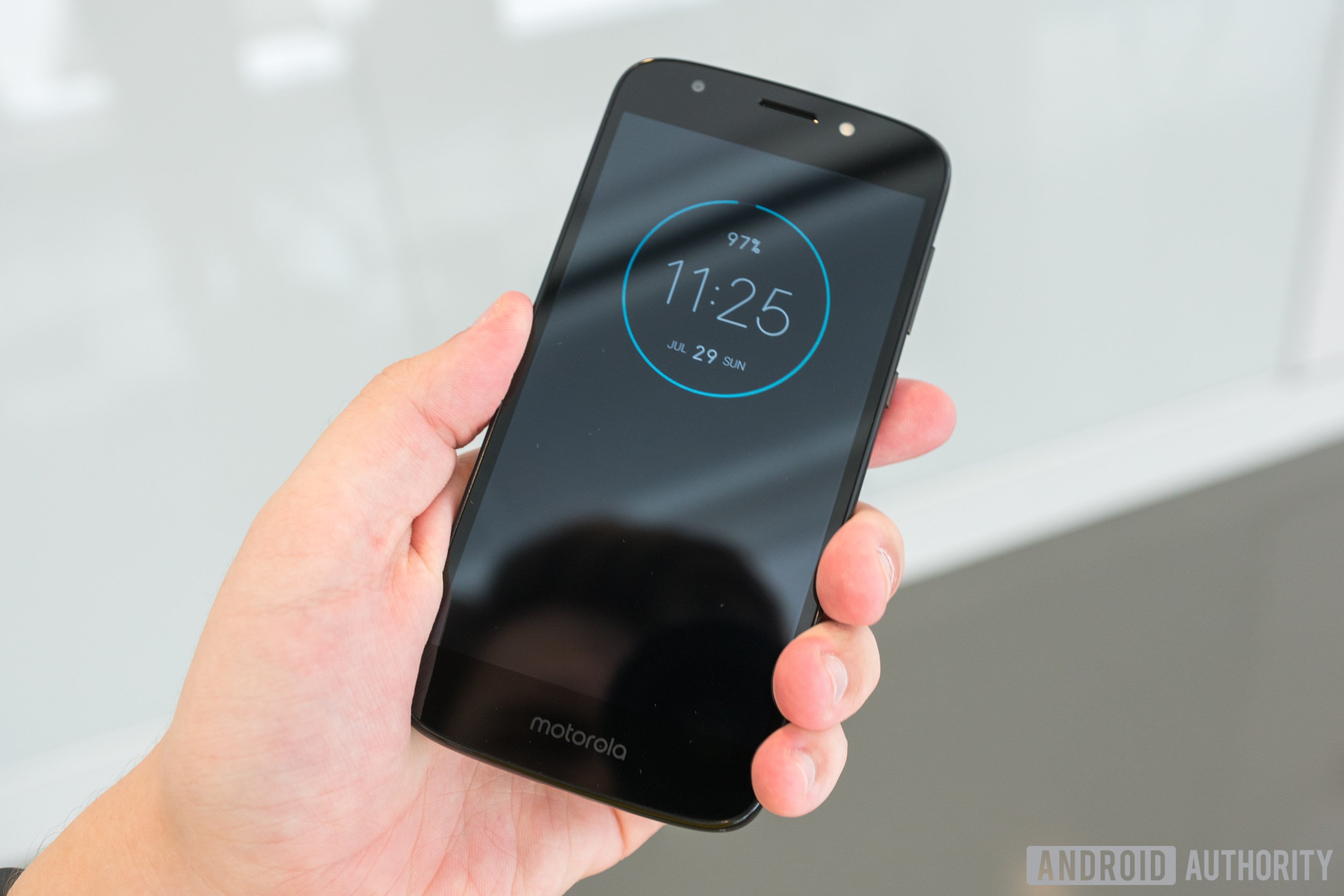 Motorola Moto E5 Play Bottom Moto Display, Moto E5 Play review