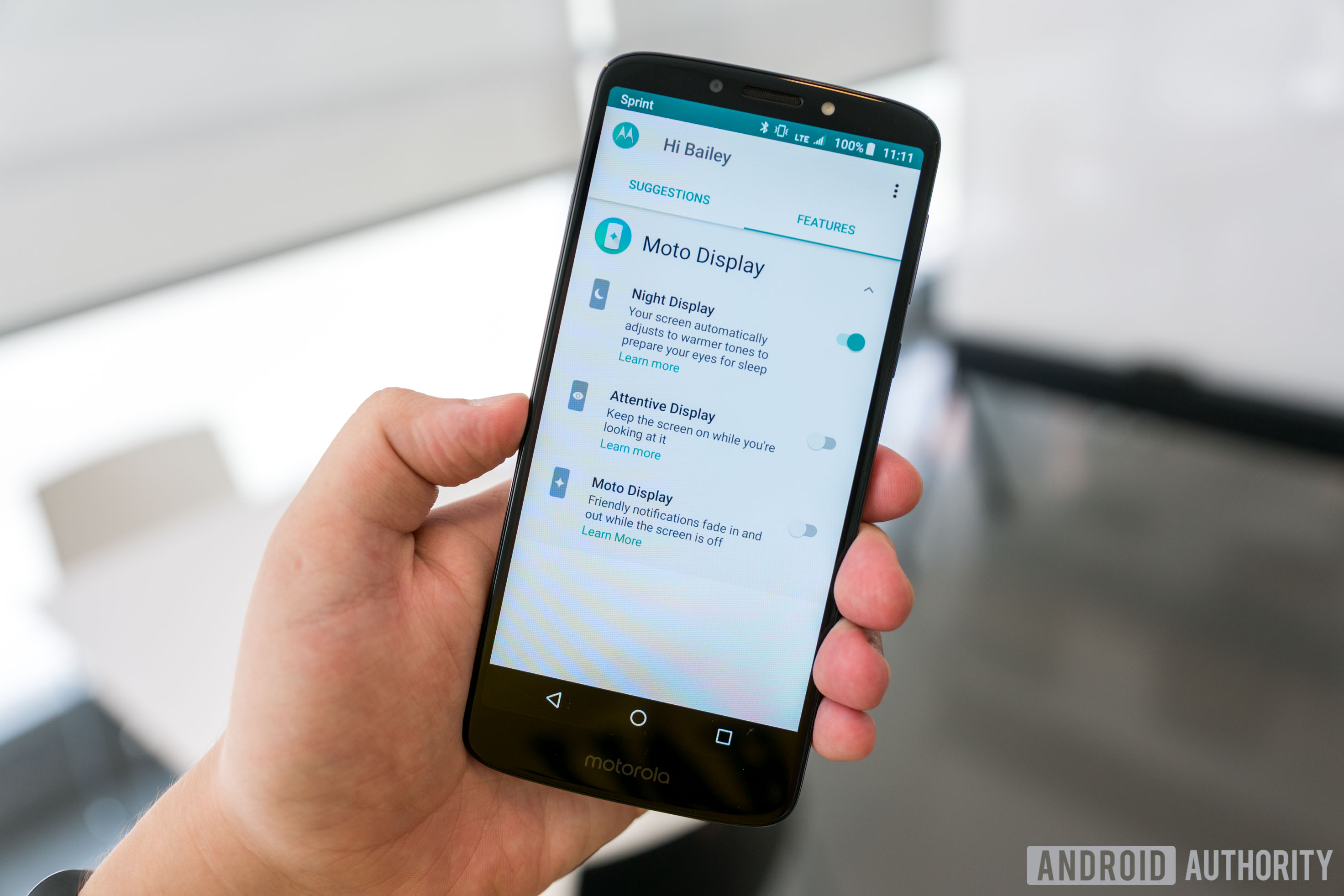 Motorola Moto E5 Play Moto Display Always-On Clock, Moto E5 Plus review