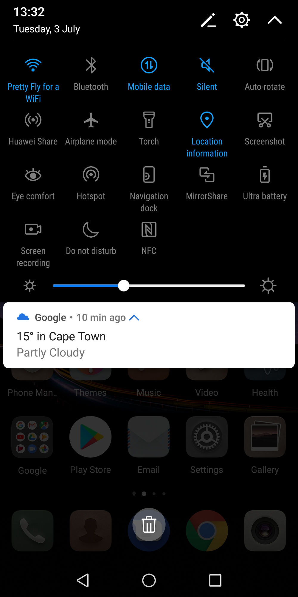 The notification shade on the Mate RS.