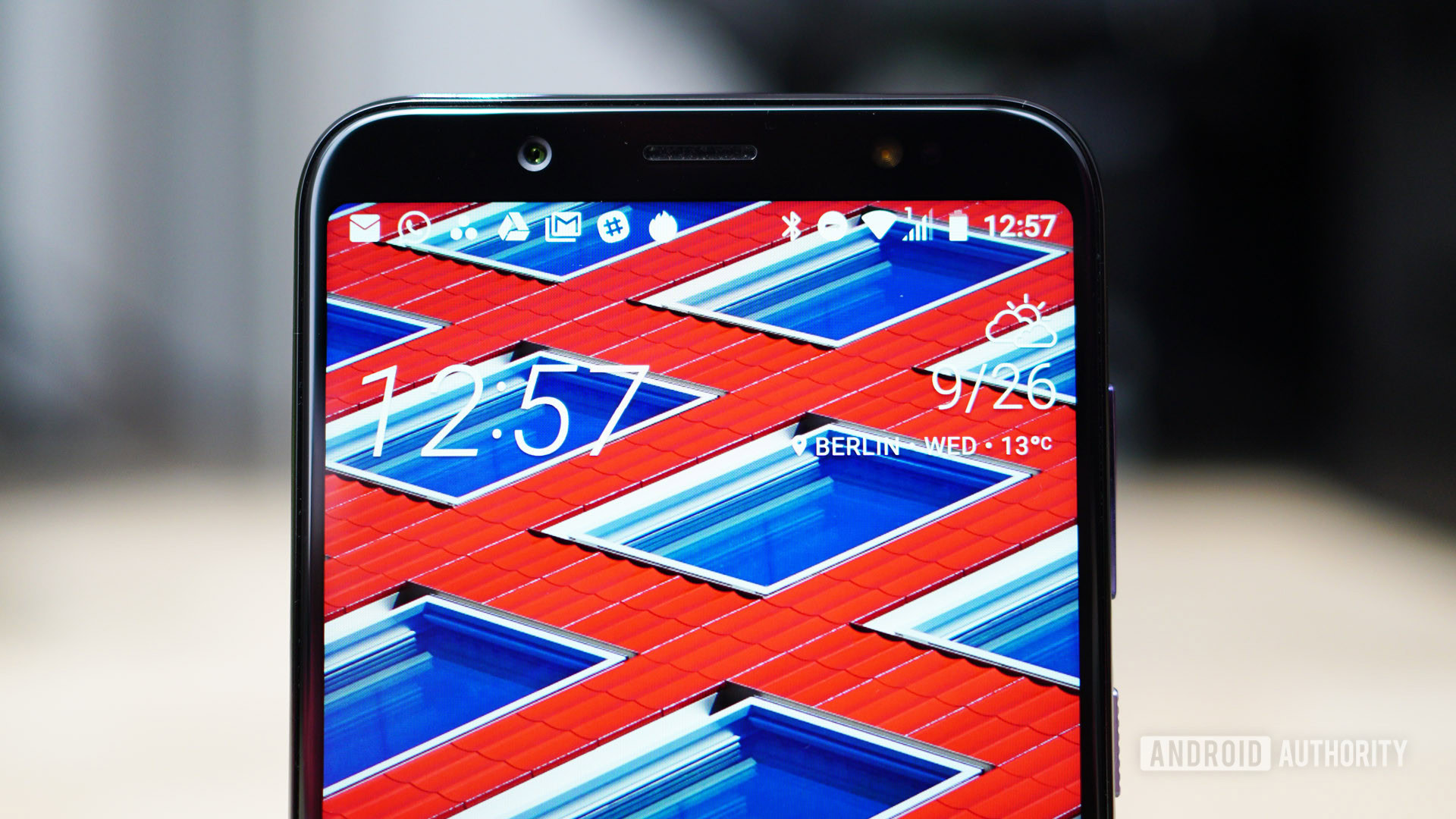 HTC U12 Life top bezel