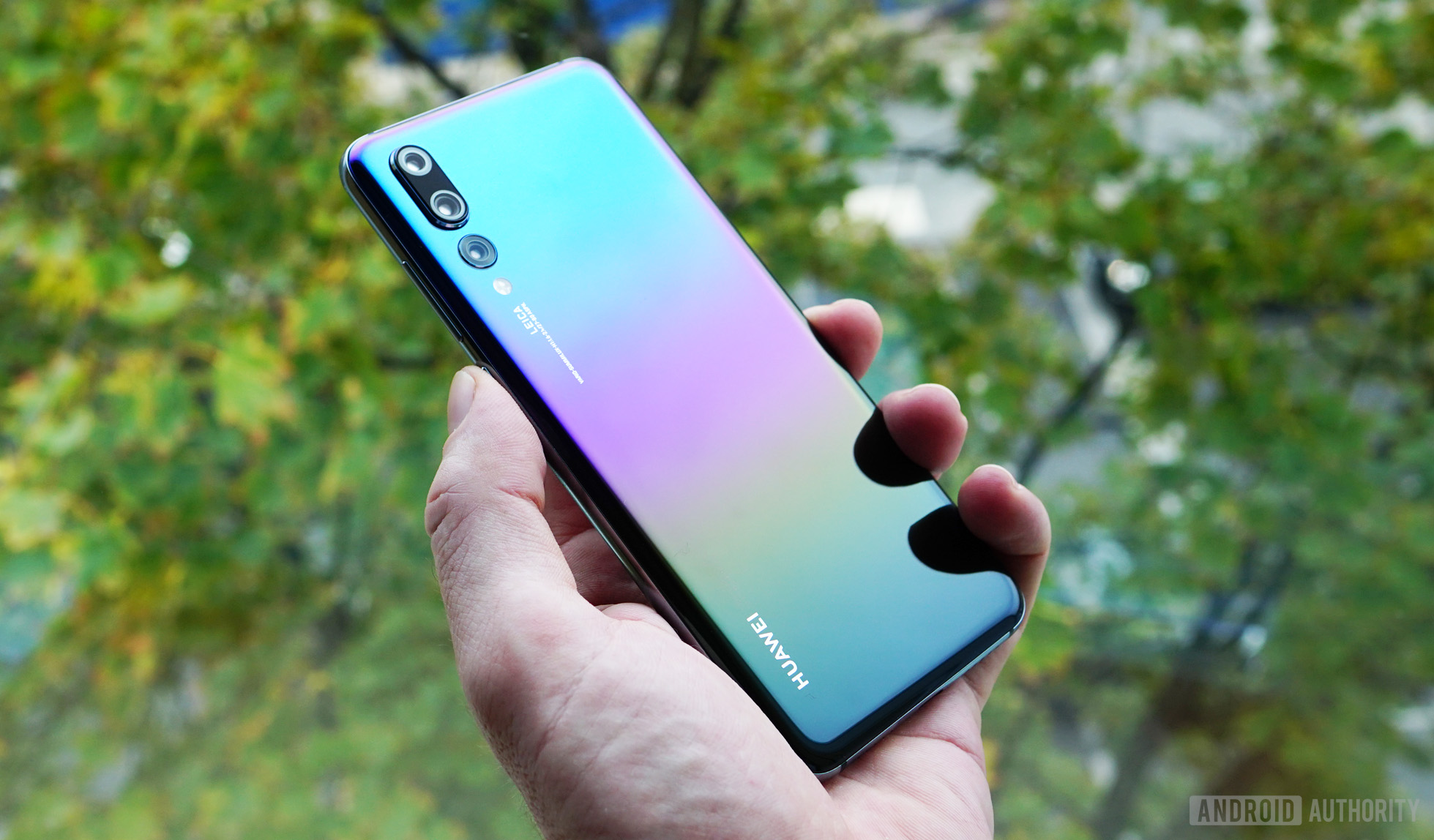 The HUAWEI P20 Pro in a new gradient color.