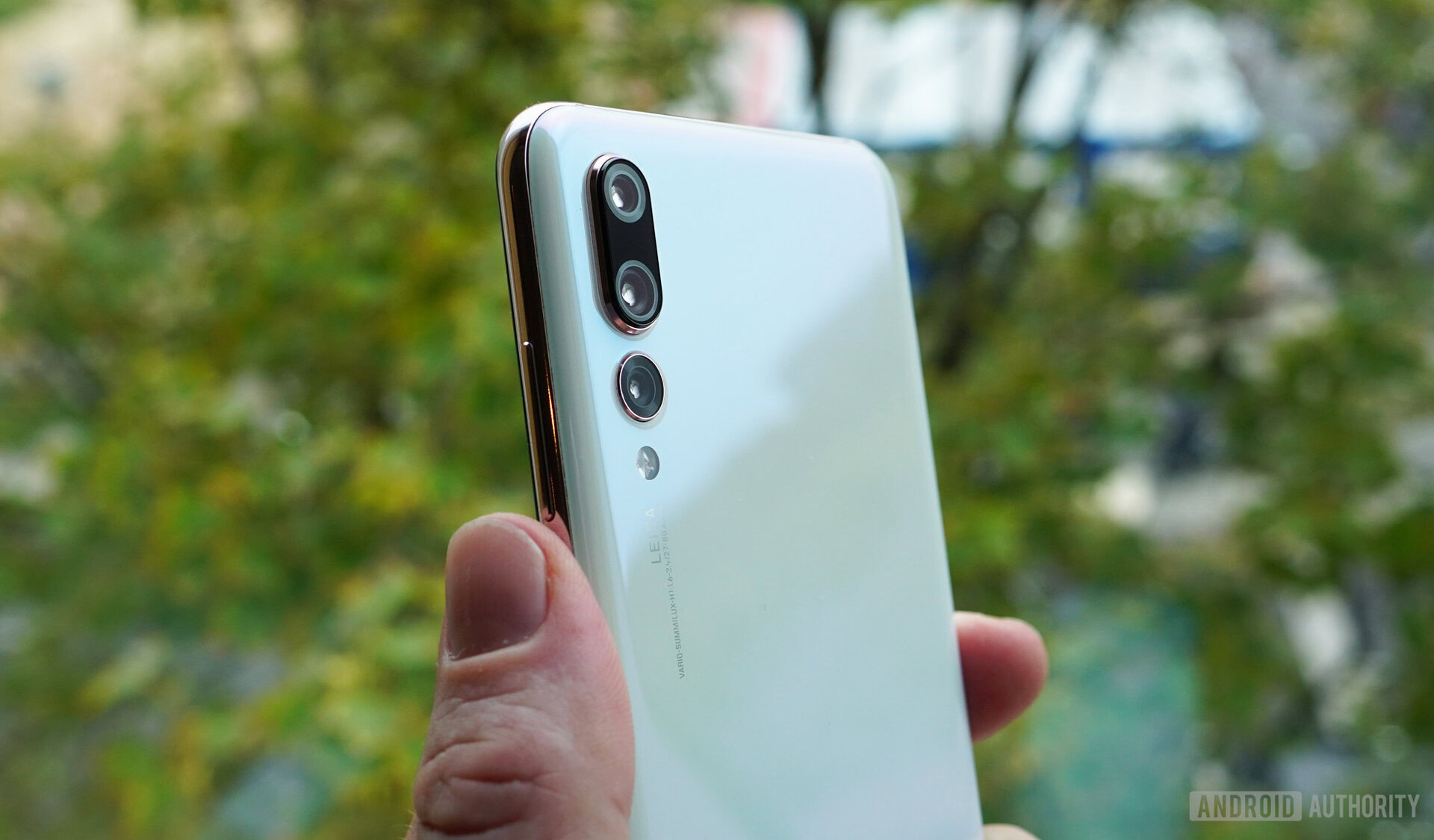 The HUAWEI P20 Pro in pearl white.