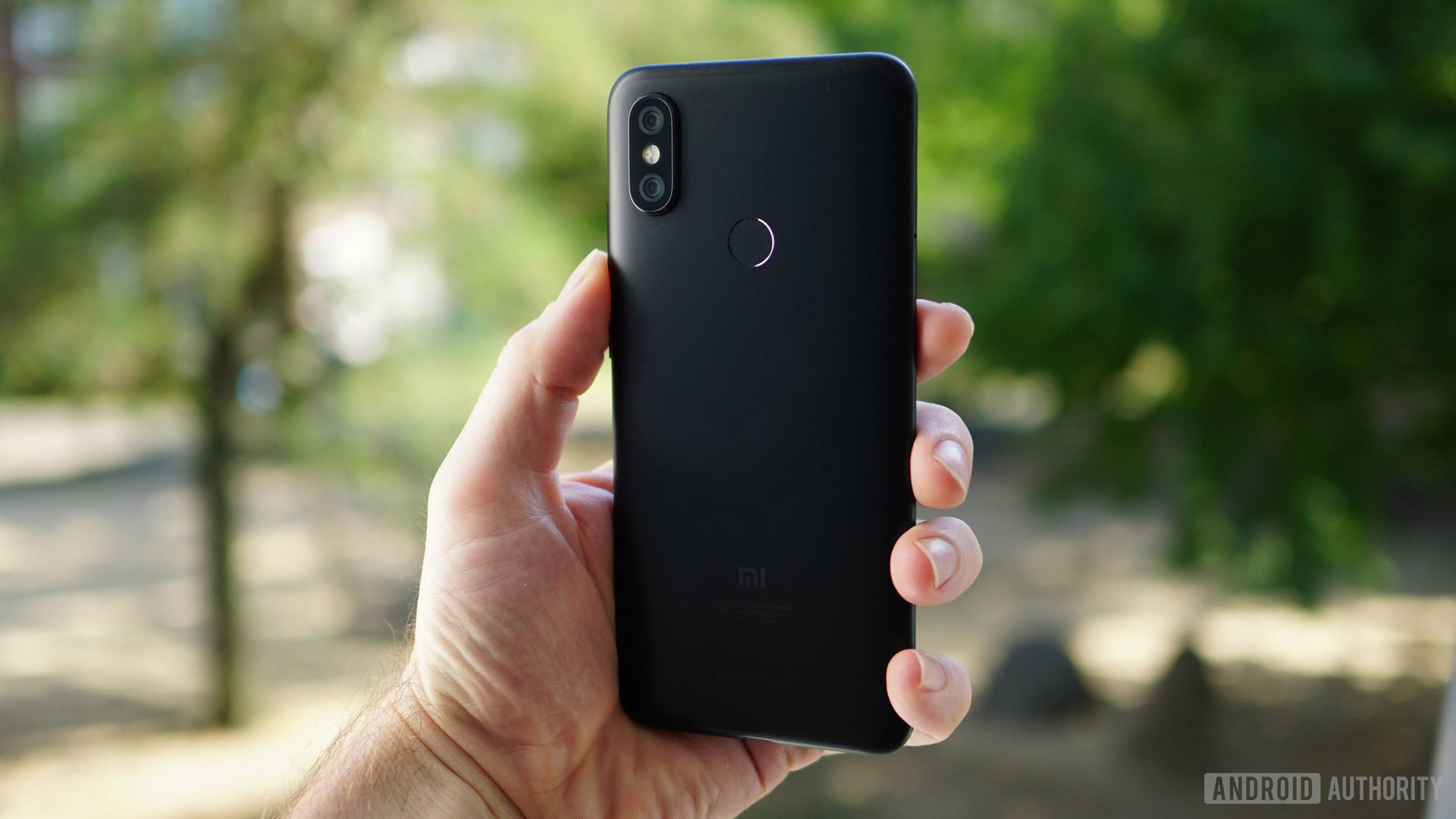 Xiaomi Mi A2 back in hand