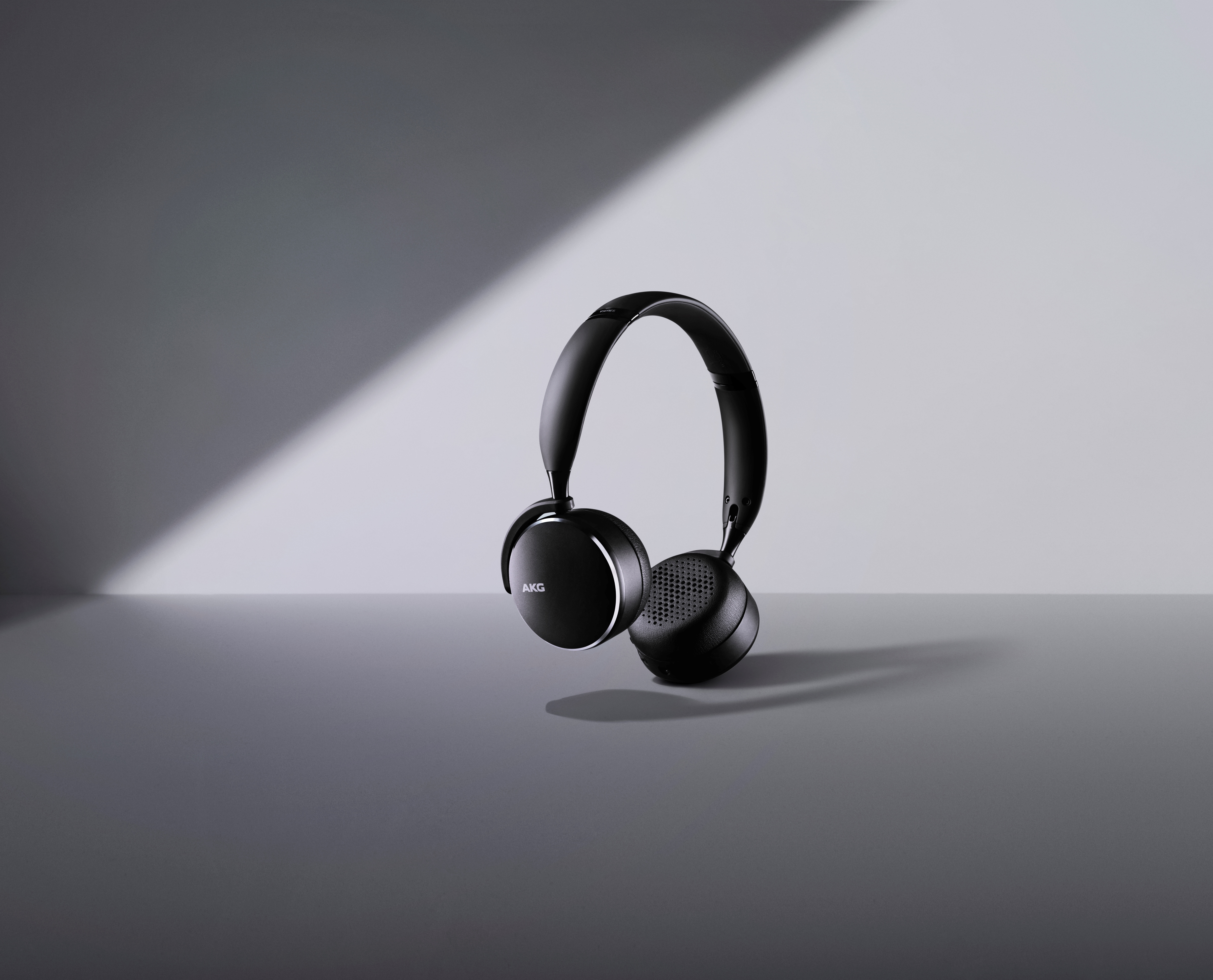 Samsung product image of the AKG Y500 on-ear.
