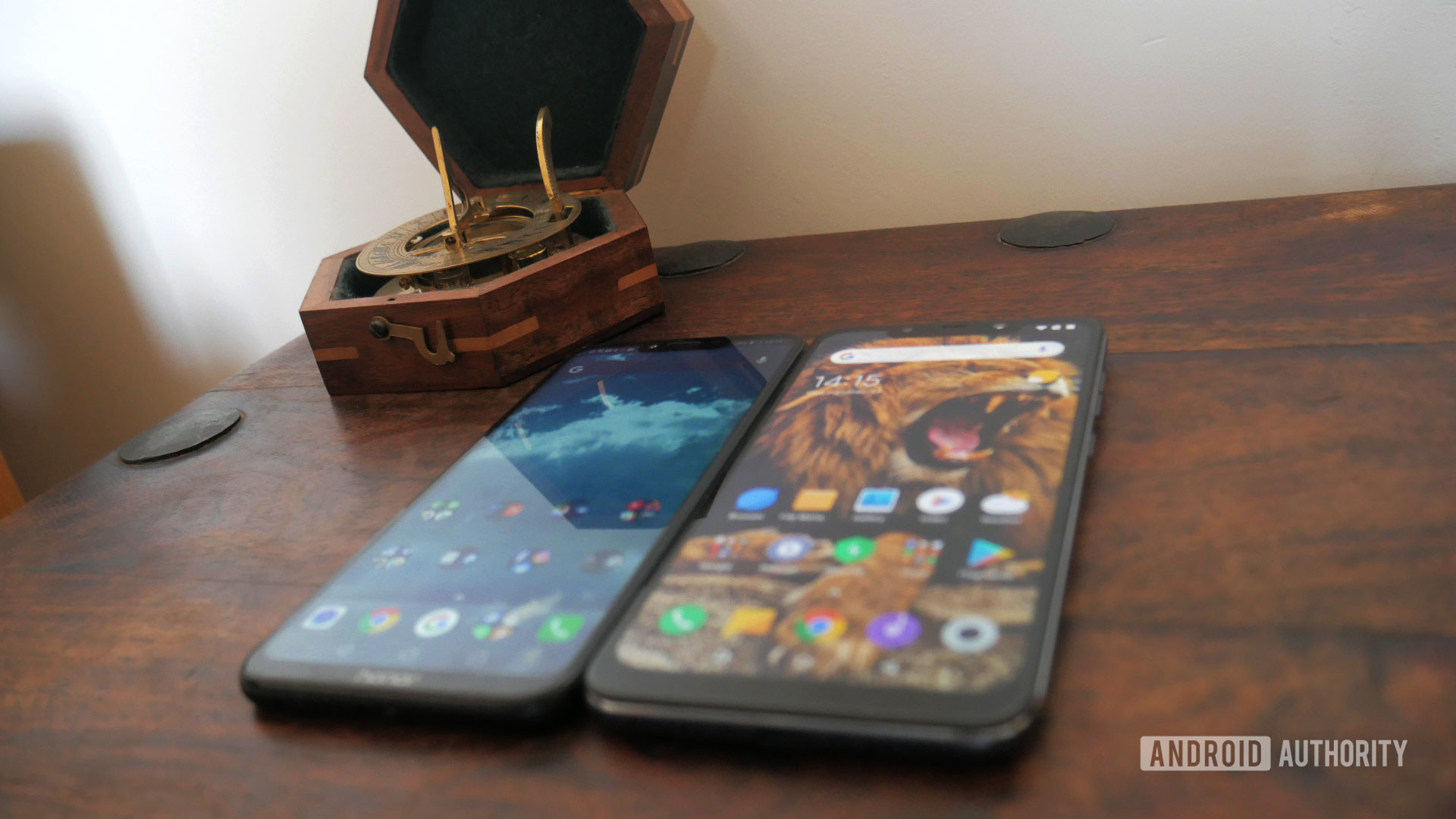 HONOR Play POCOphone Software