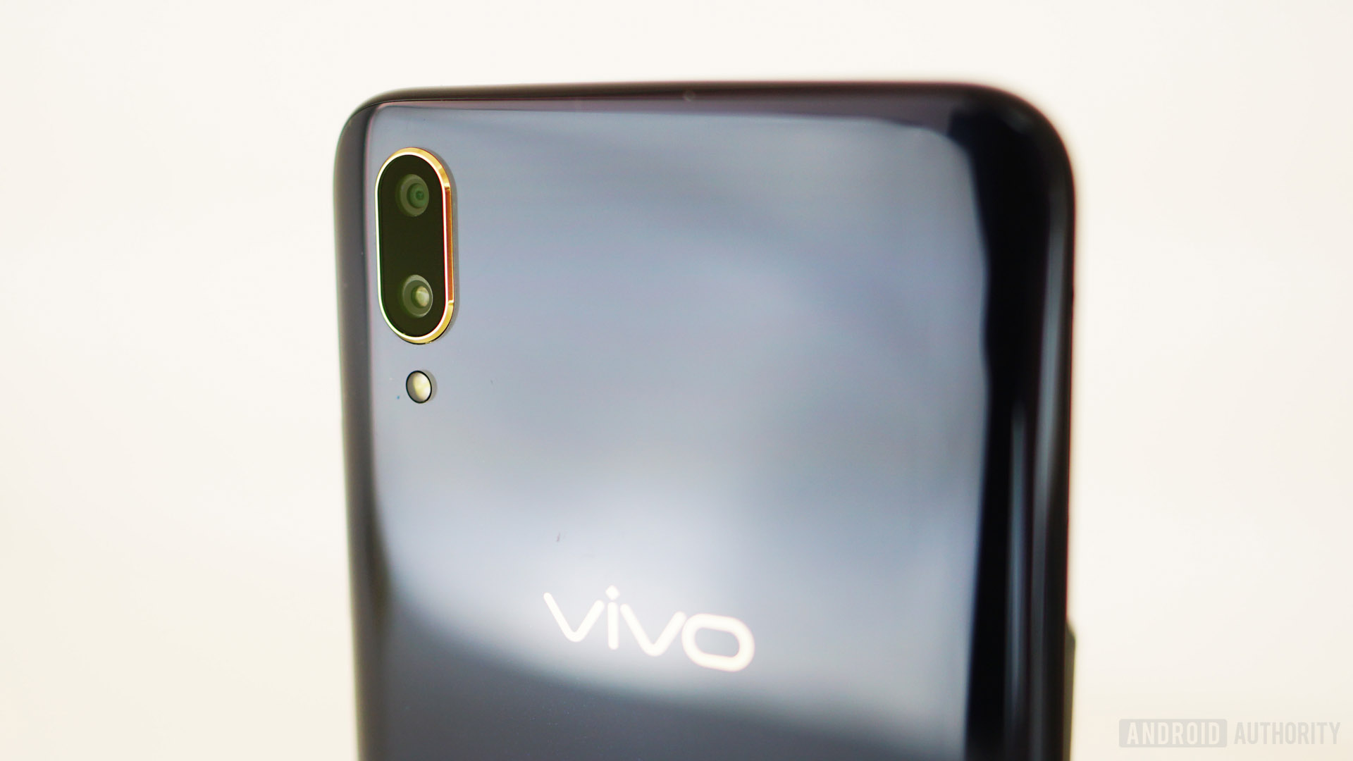 vivo V11 review - camera closeup