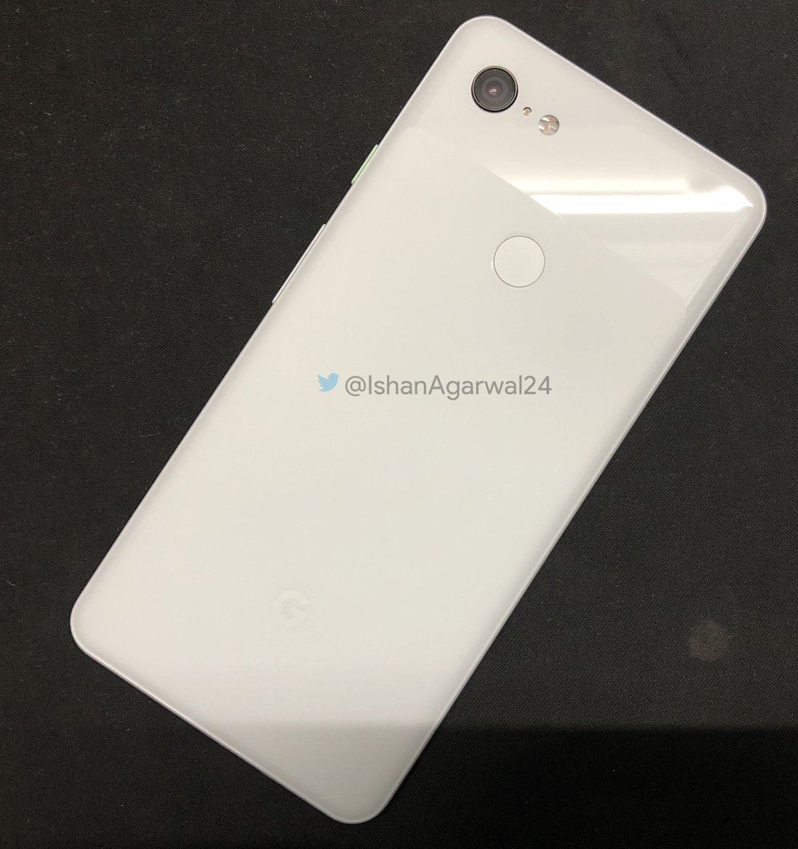 Google Pixel 3 leaked photo of back of the device in white. 