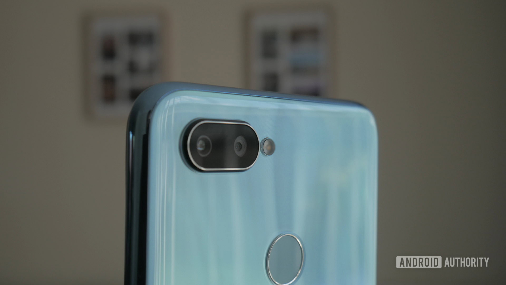 The back of the realme 2 Pro.