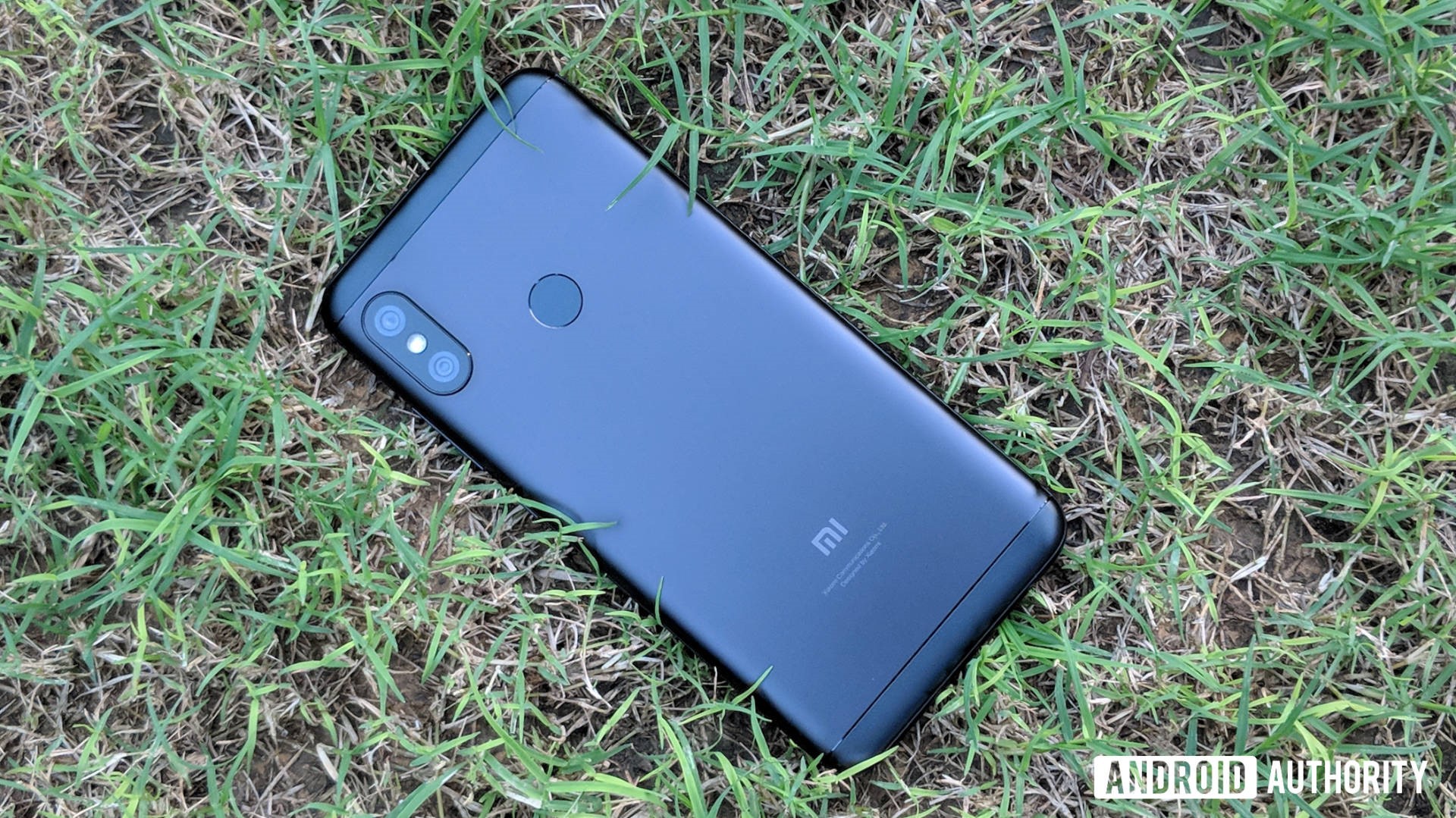 The front of the Xiaomi Redmi 6 Pro.