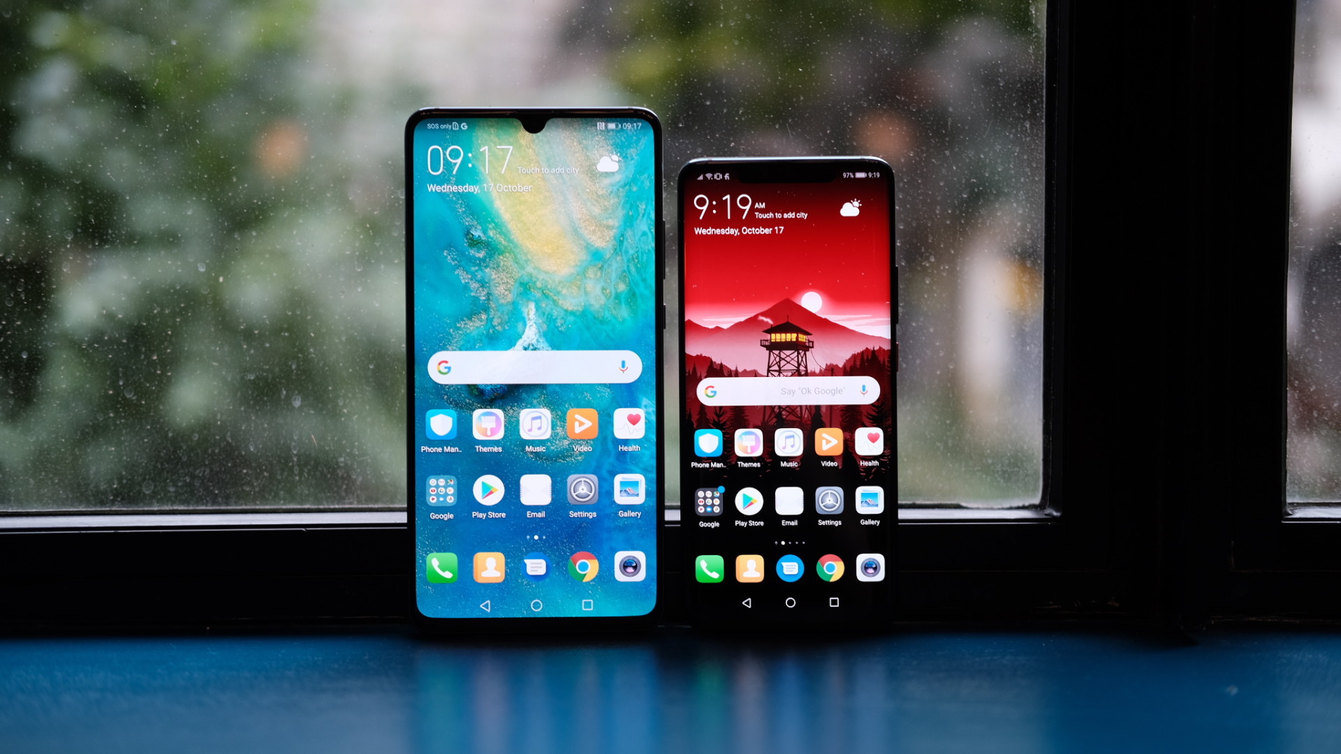 The HUAWEI Mate 20 X and the Mate 20 Pro.