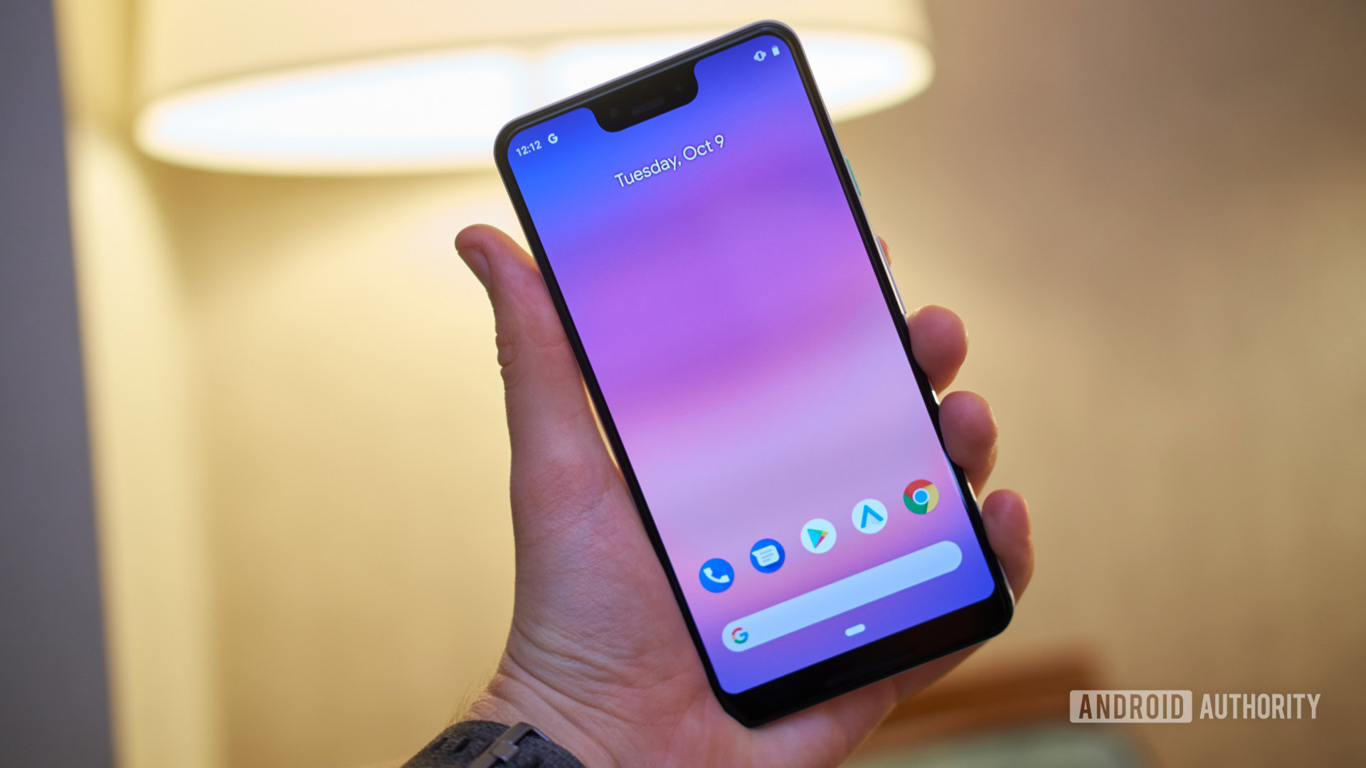 Pixel 3 XL held in hand