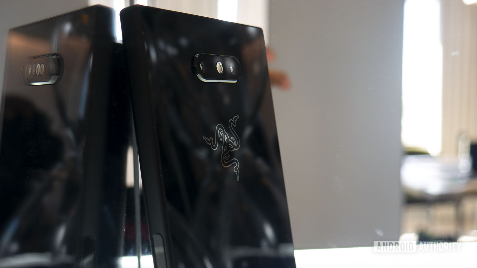 Razer Phone 2 glass back