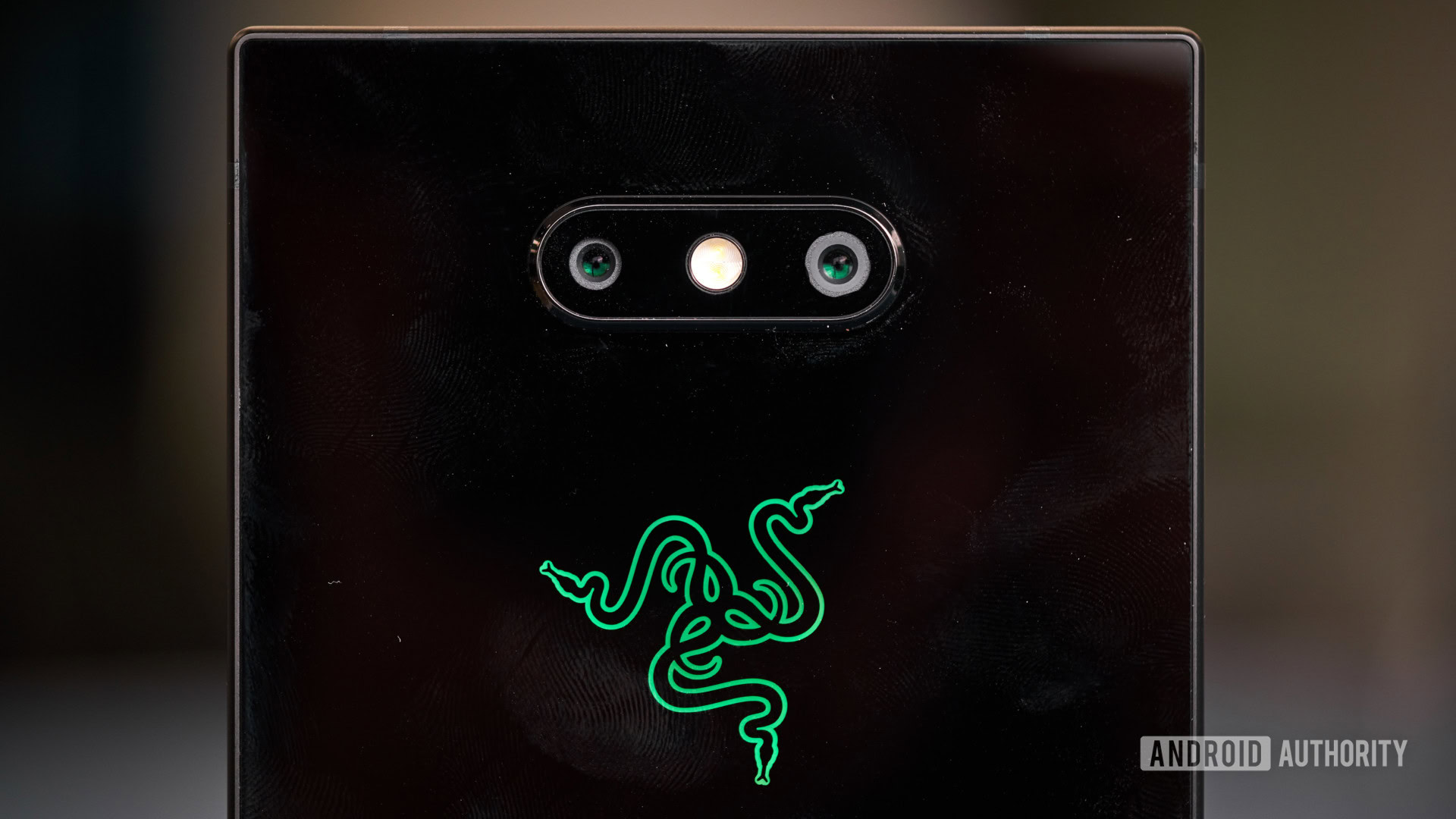 Razer Phone 2 dual camera close up