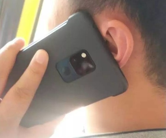 HUAWEI Mate 20X leaked photo of the rear of the device.