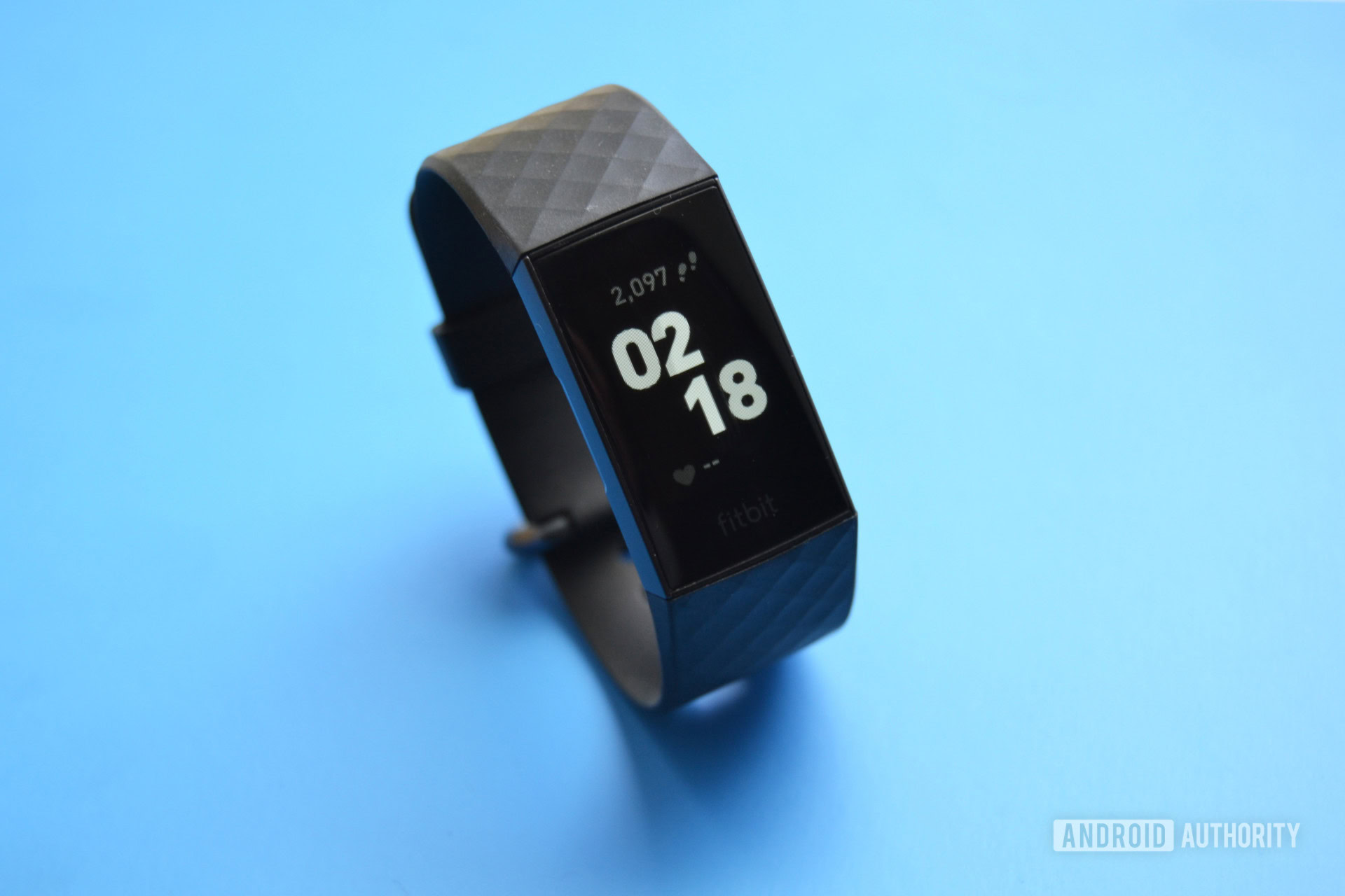 fitbit charge 3 review design display