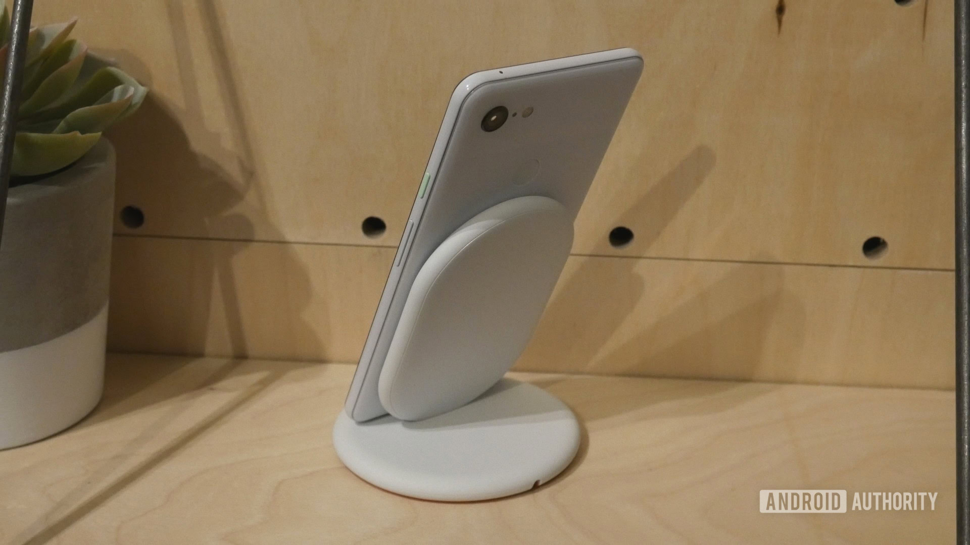 Google Pixel 3 on Pixel Stand