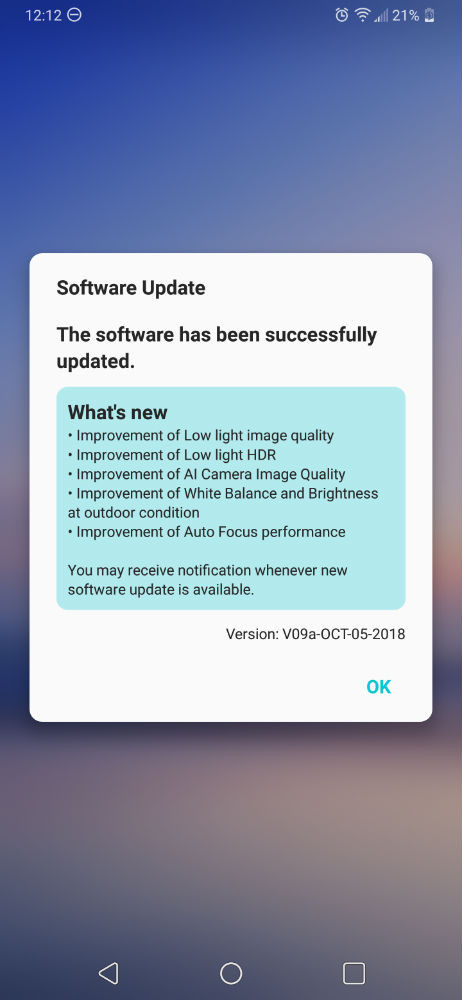 A screenshot from Droid-Life, showing an update for the LG V40.